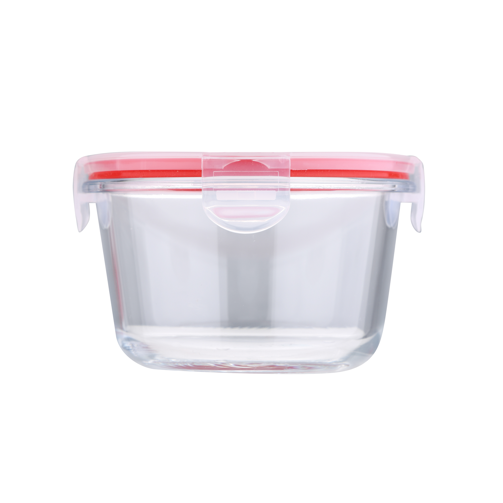 Un recipiente de vidrio transparente con tapa roja, aislado sobre blanco.