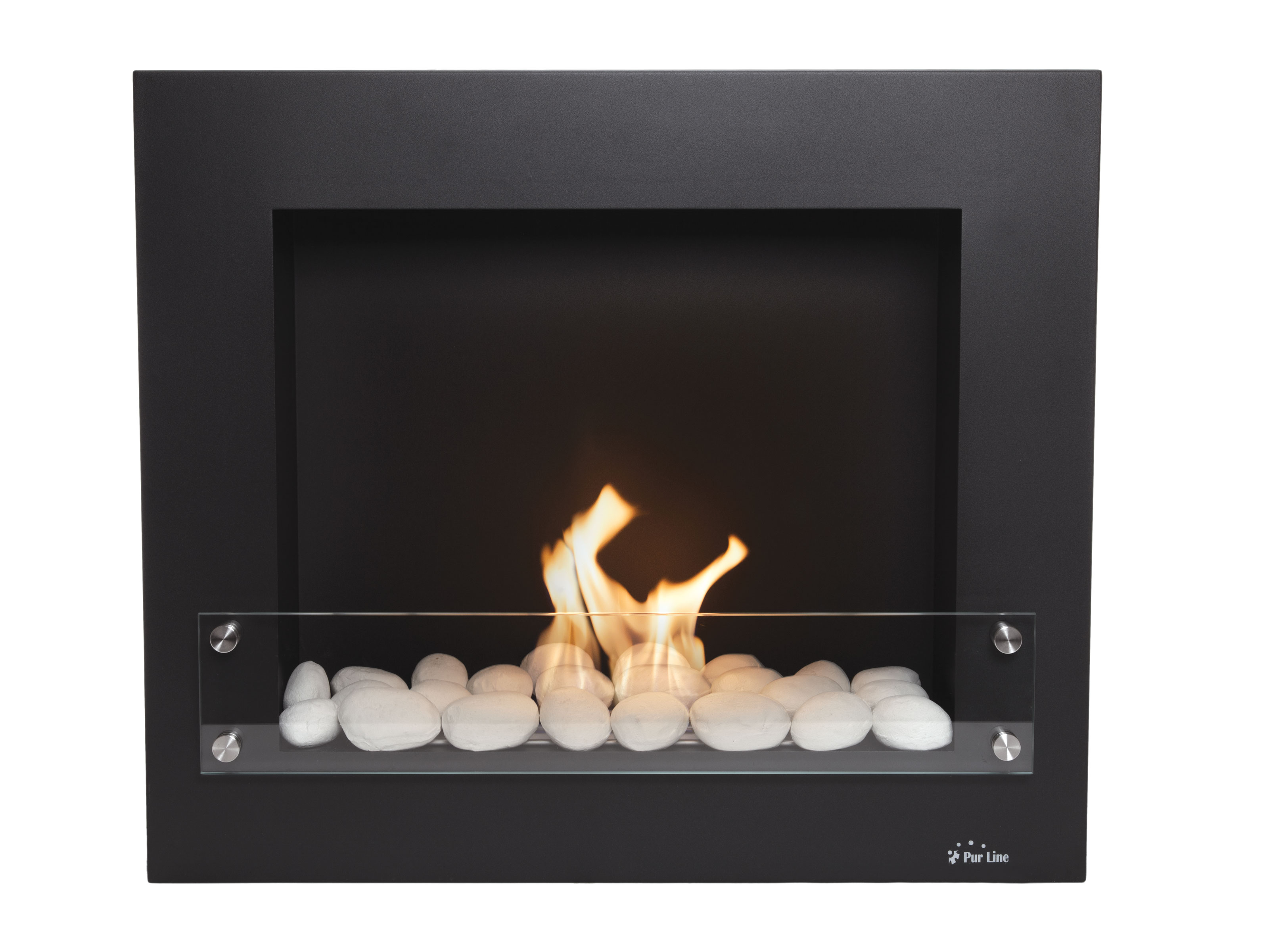 Ein schwarzer Kamin mit Flamme und weißen Steinen hinter Glas.