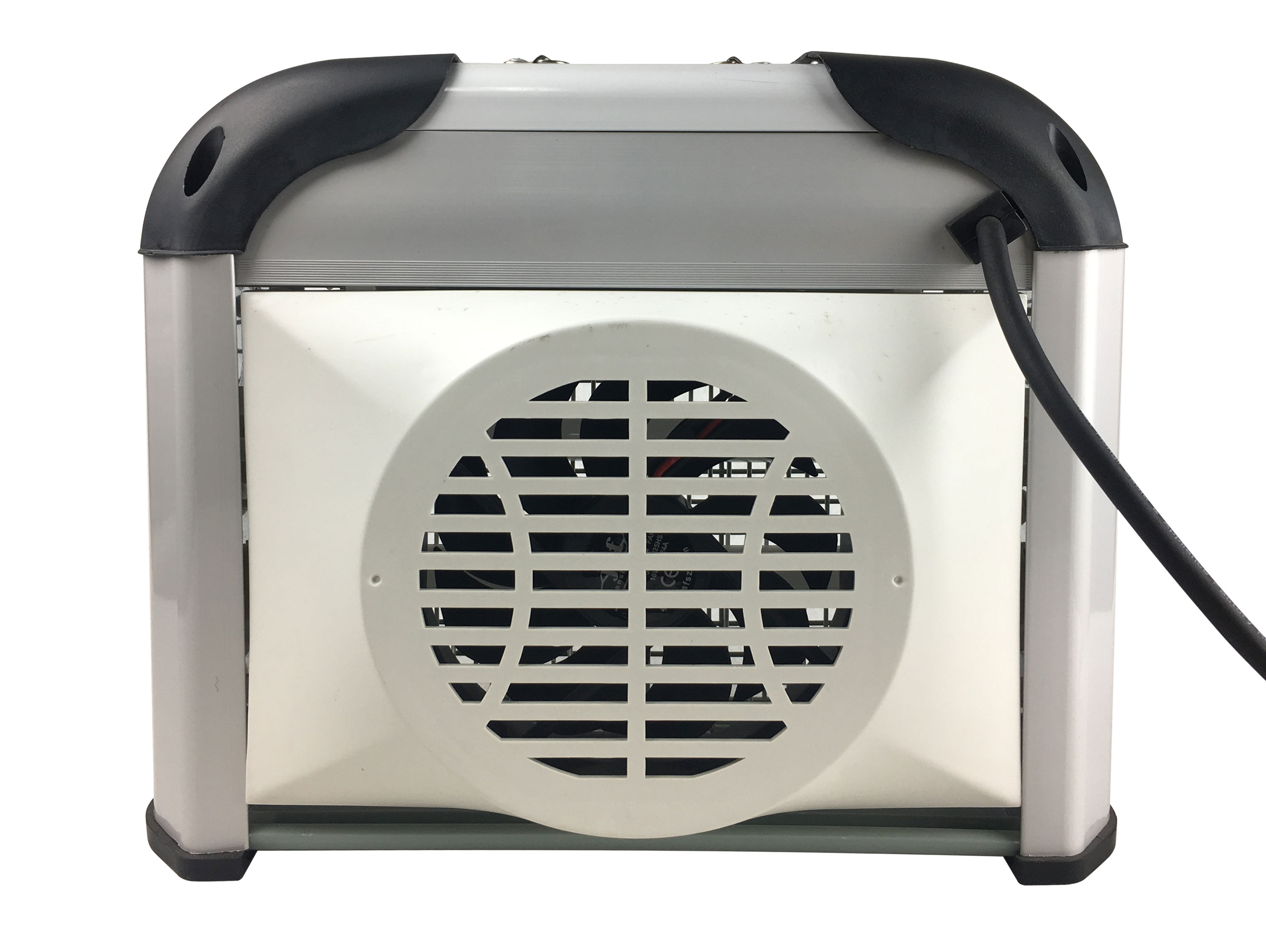Vista trasera de un aire acondicionado con ventilador y cable de alimentación.