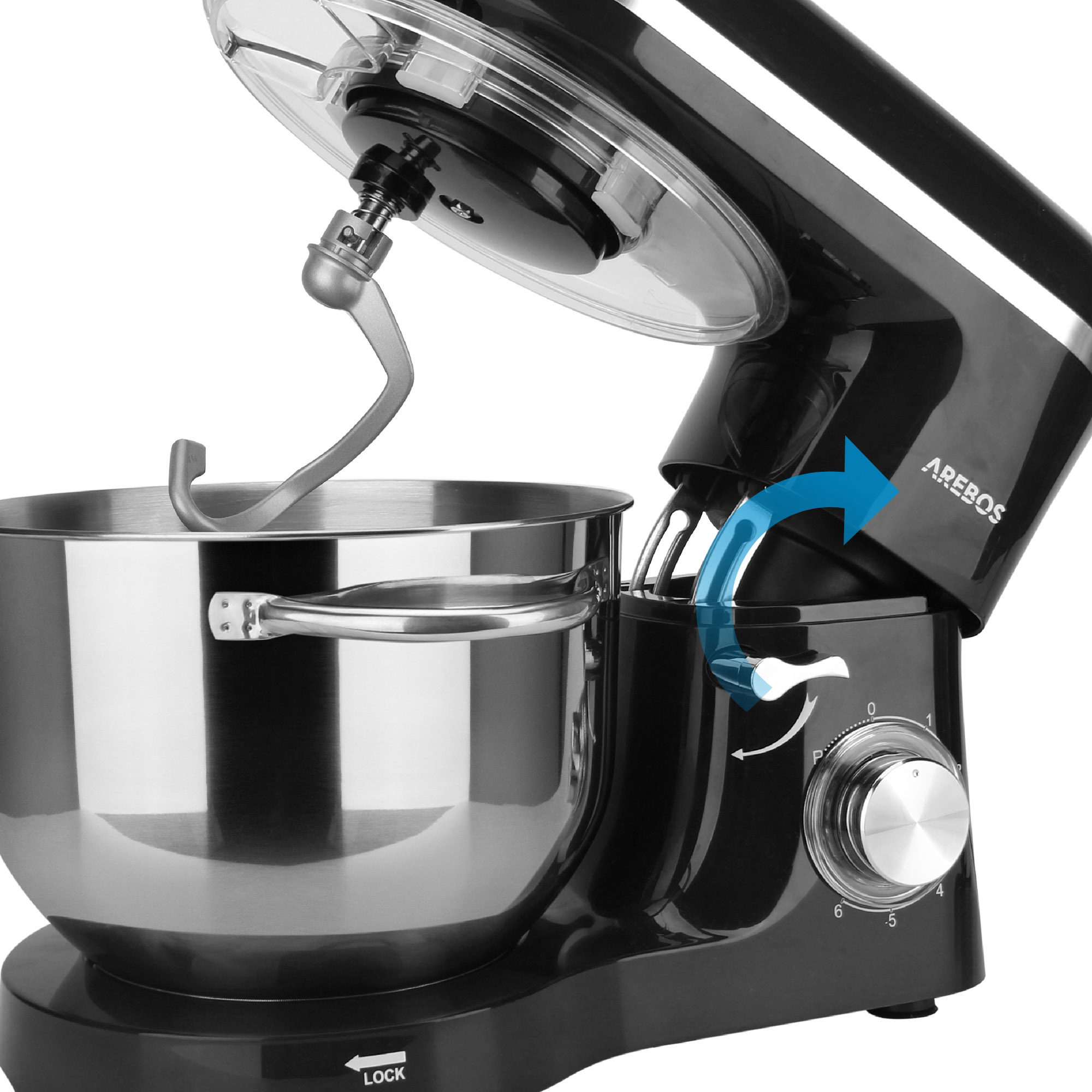 Schwarzer Küchenmixer, silberne Schüssel und Haken mit transparentem Deckel. Schwarzer Hintergrund.