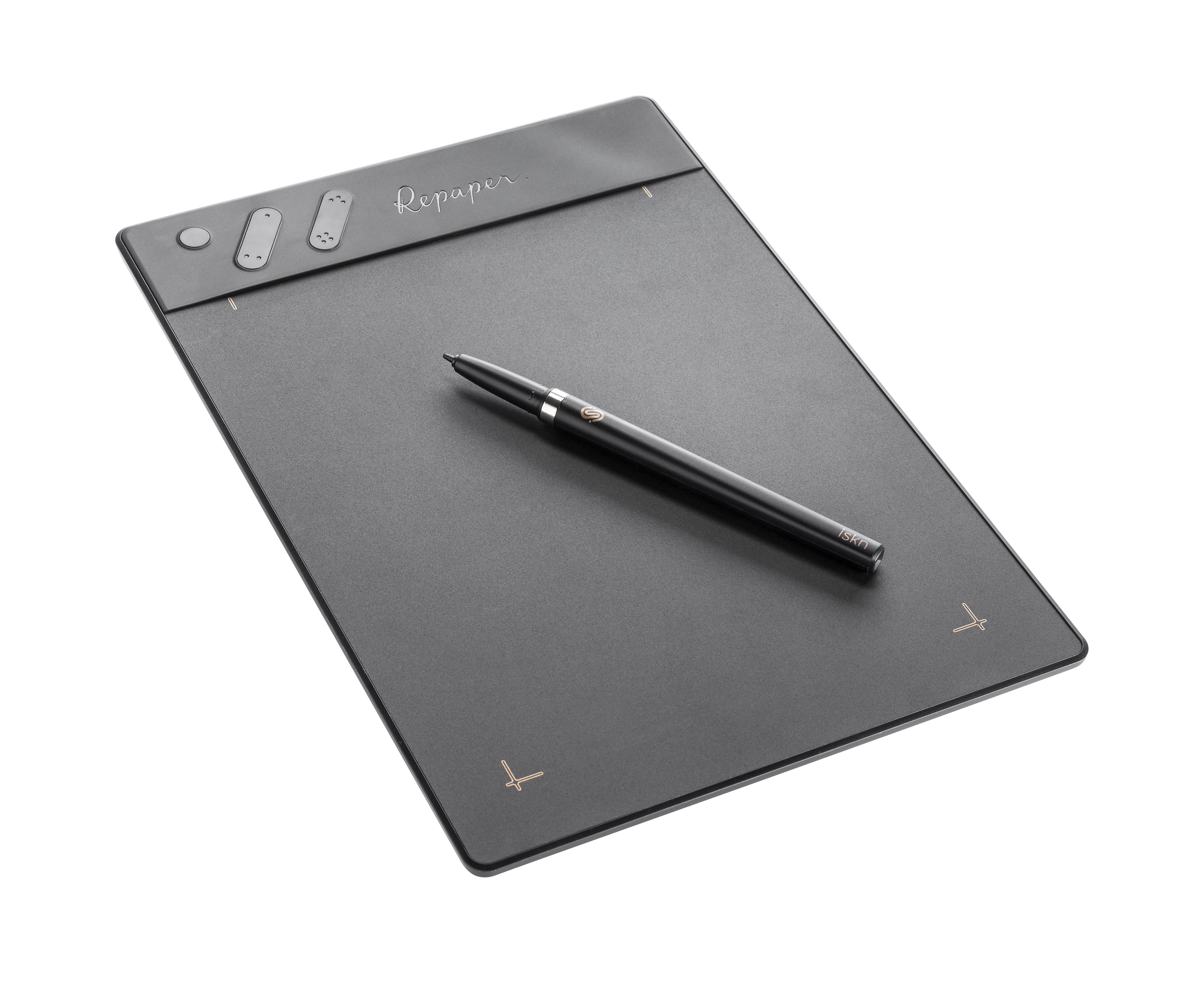 Schwarzes Zeichentablett mit Stift auf weißem Hintergrund. Das Tablet hat Knöpfe und ein Repaper-Etikett.