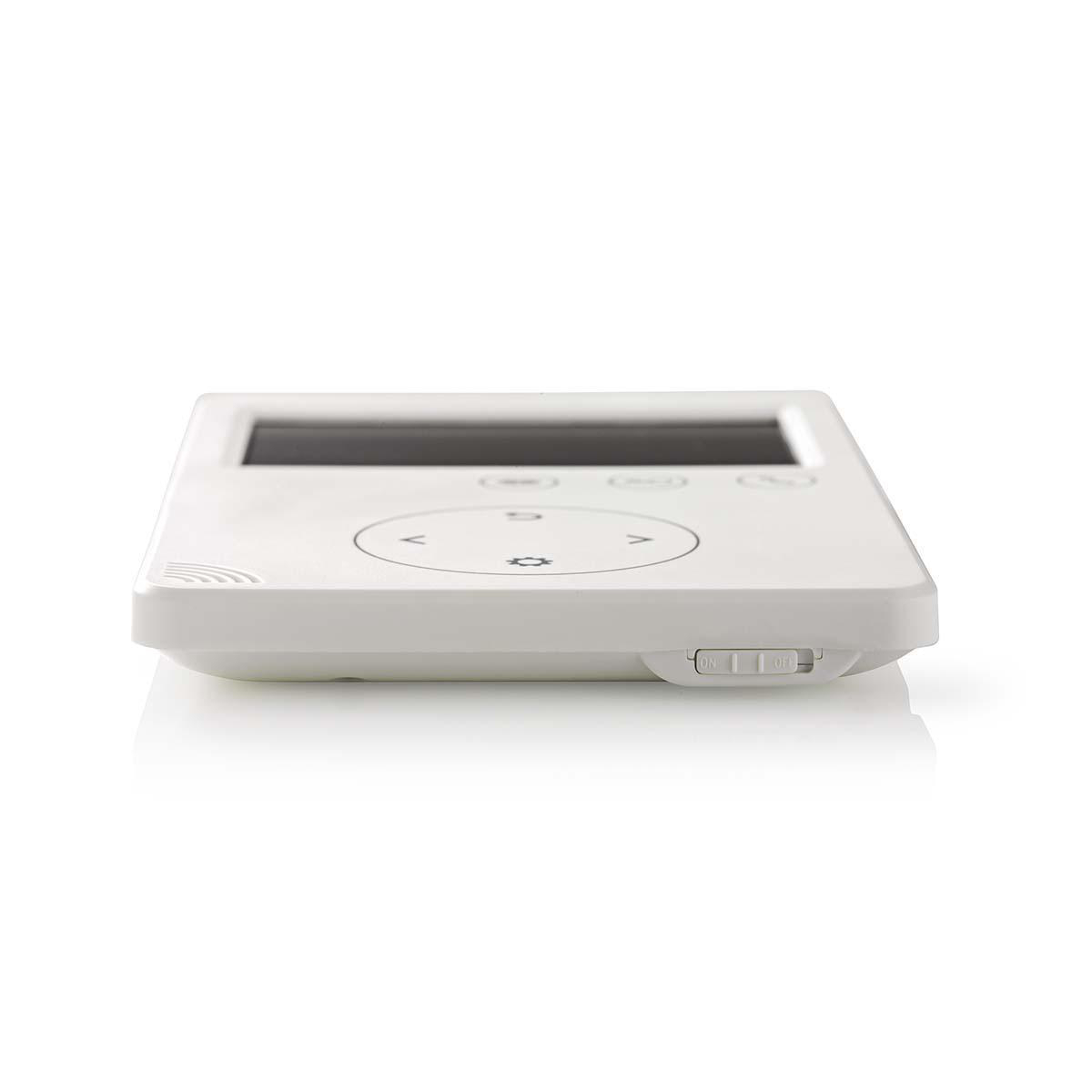 Weißes Thermostat mit kleinem Bildschirm, Knöpfen und elegantem Design.