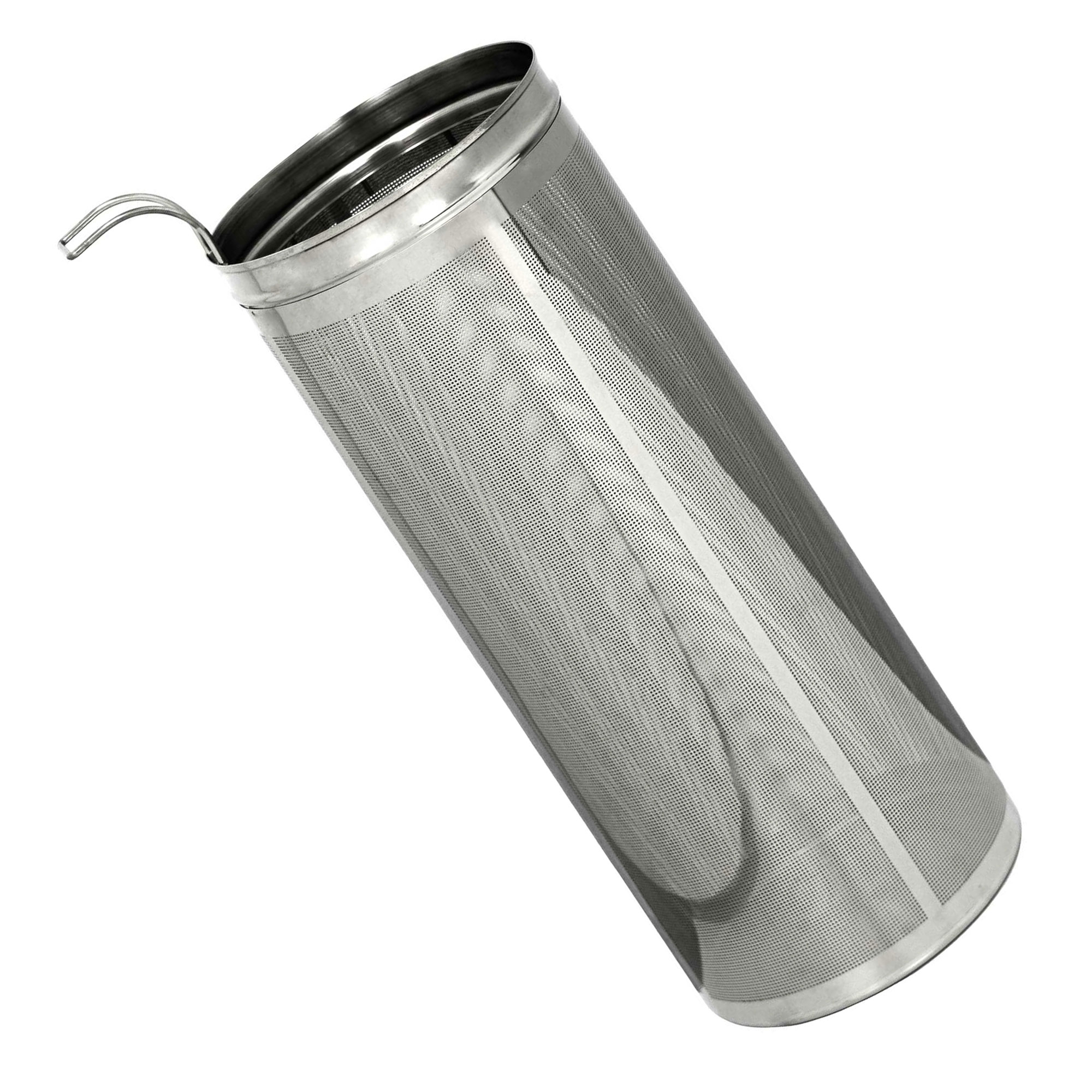 Zylindrischer Edelstahl-Mesh-Filter mit Griff. Schräge Ansicht auf weißem Hintergrund.
