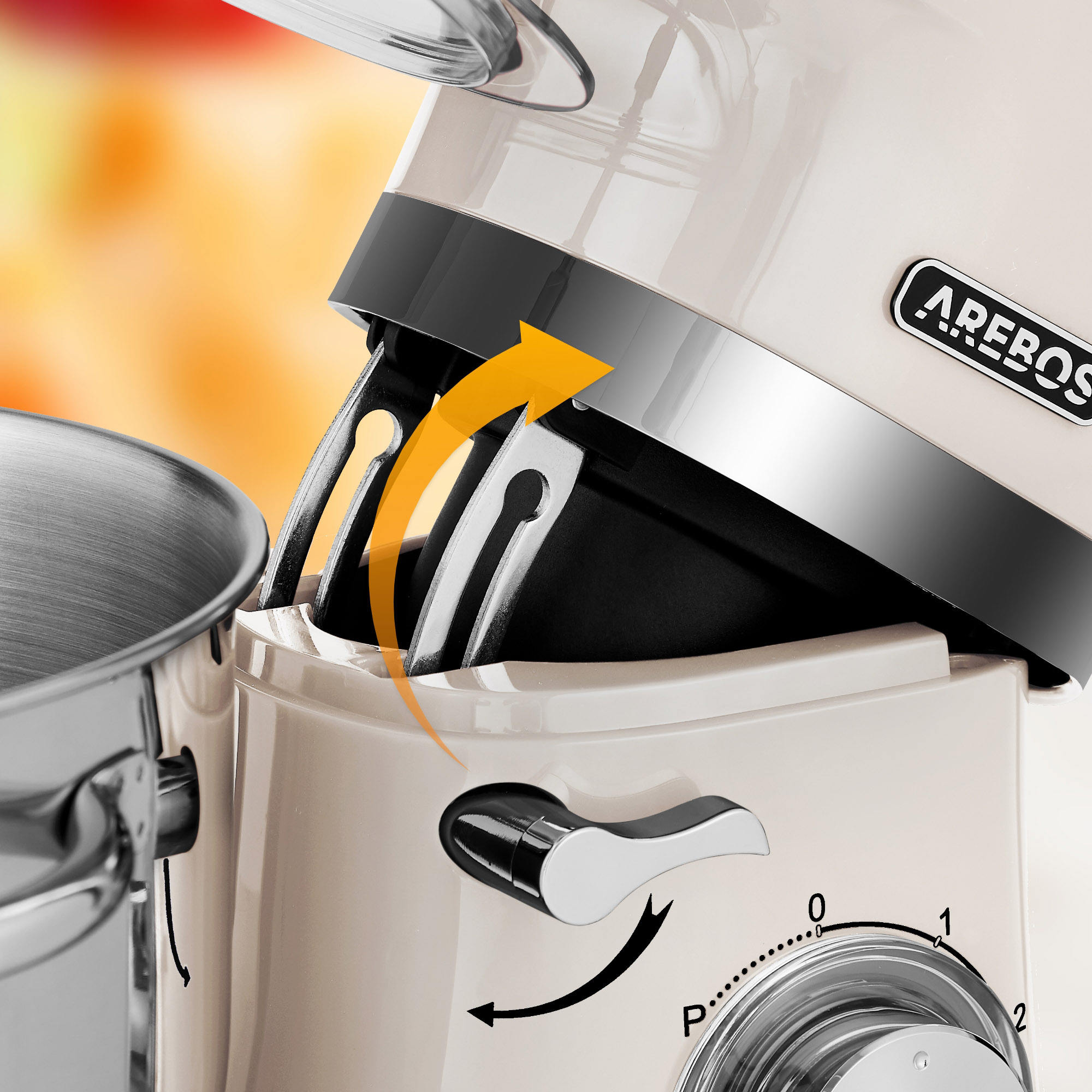 Nahaufnahme eines beigen Mixers mit Pfeil, der eine Funktion anzeigt.