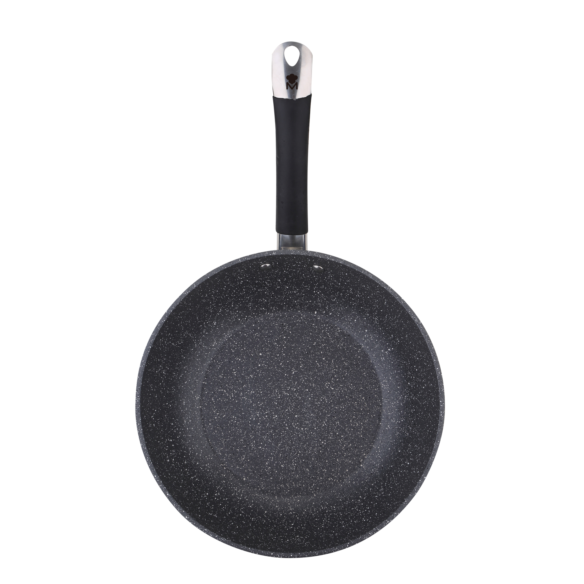 Una sartén negra con interior moteado y un mango negro con un acento plateado.