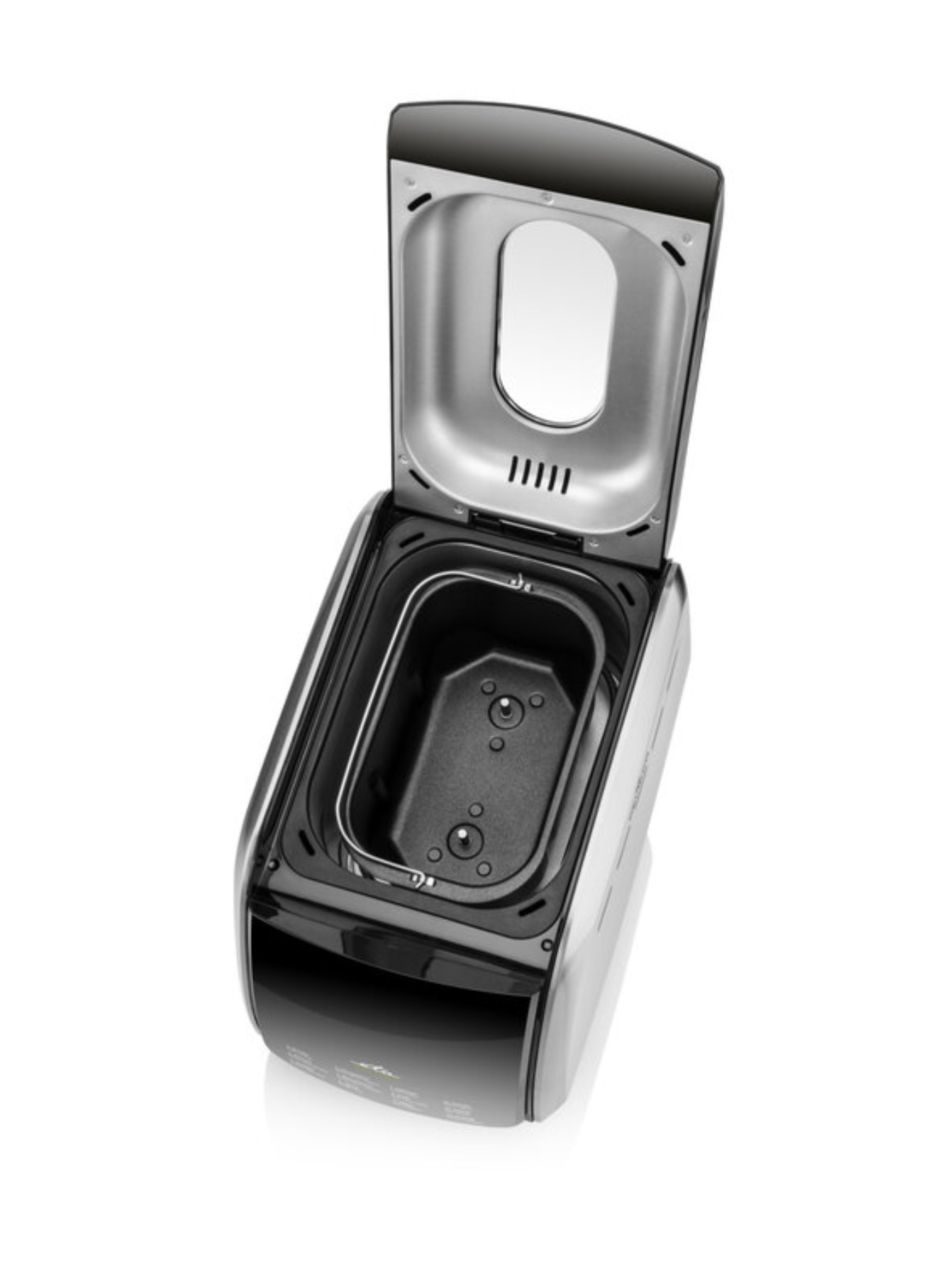 Czarna i srebrna maszyna do pieczenia chleba, otwarta, pokazująca wnętrze. Białe tło.