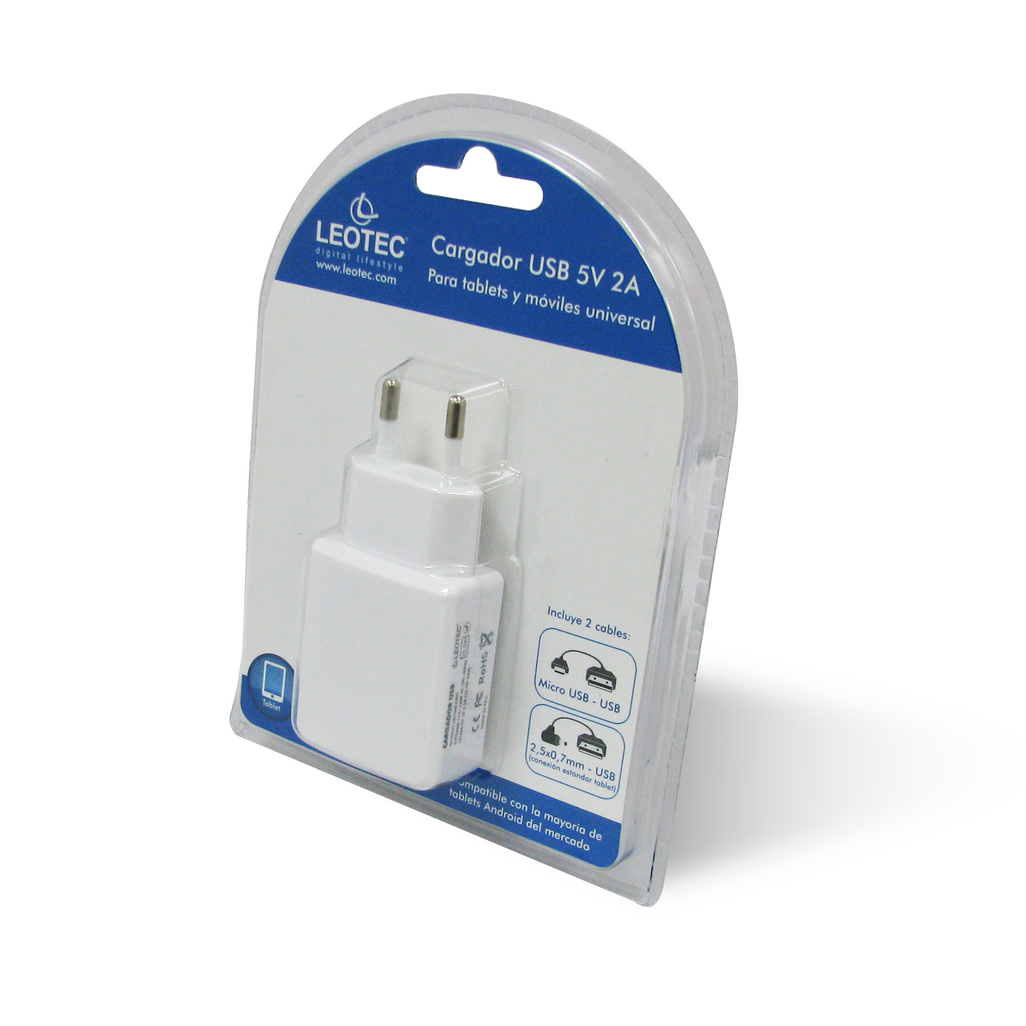 Cargador USB blanco en un paquete de plástico. El cargador está etiquetado.