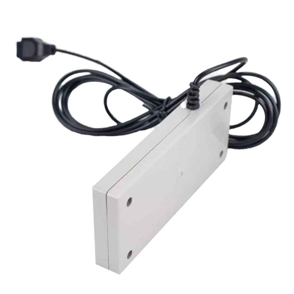 Un adaptador blanco con un cable y conector negro.