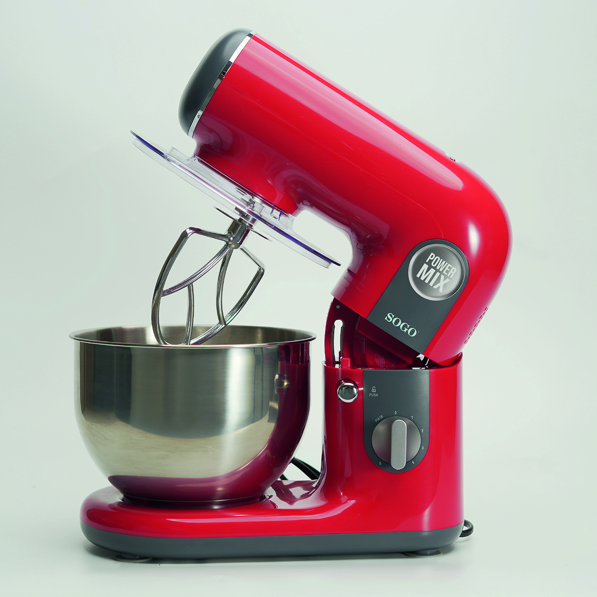 Una batidora de pie roja SOGO Power Mix con un cuenco de acero inoxidable. La batidora está inclinada abierta.