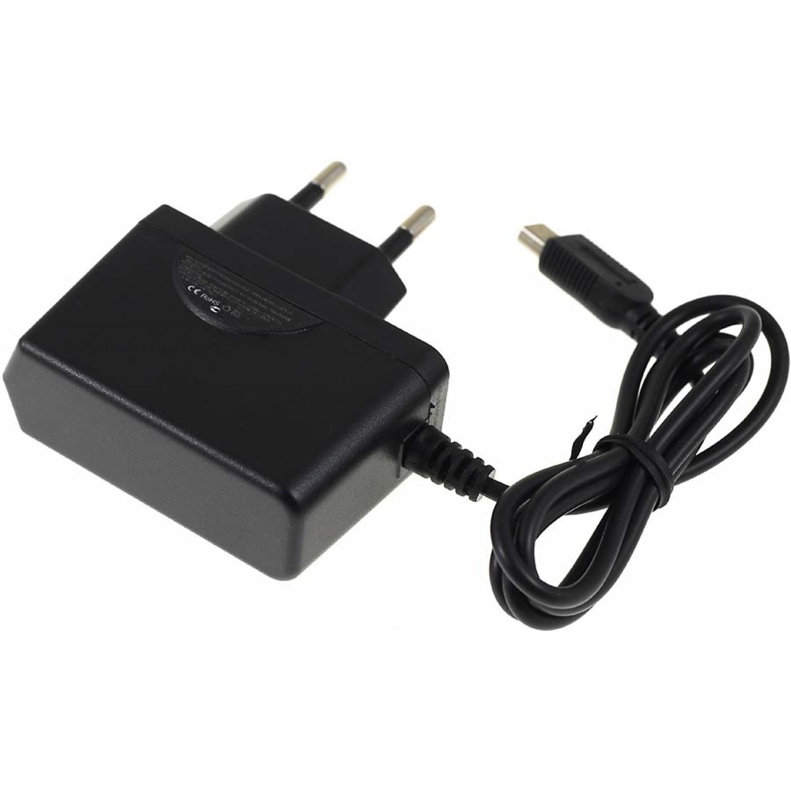Cargador negro con dos clavijas y un cable. Se conecta a un dispositivo mediante un conector pequeño.