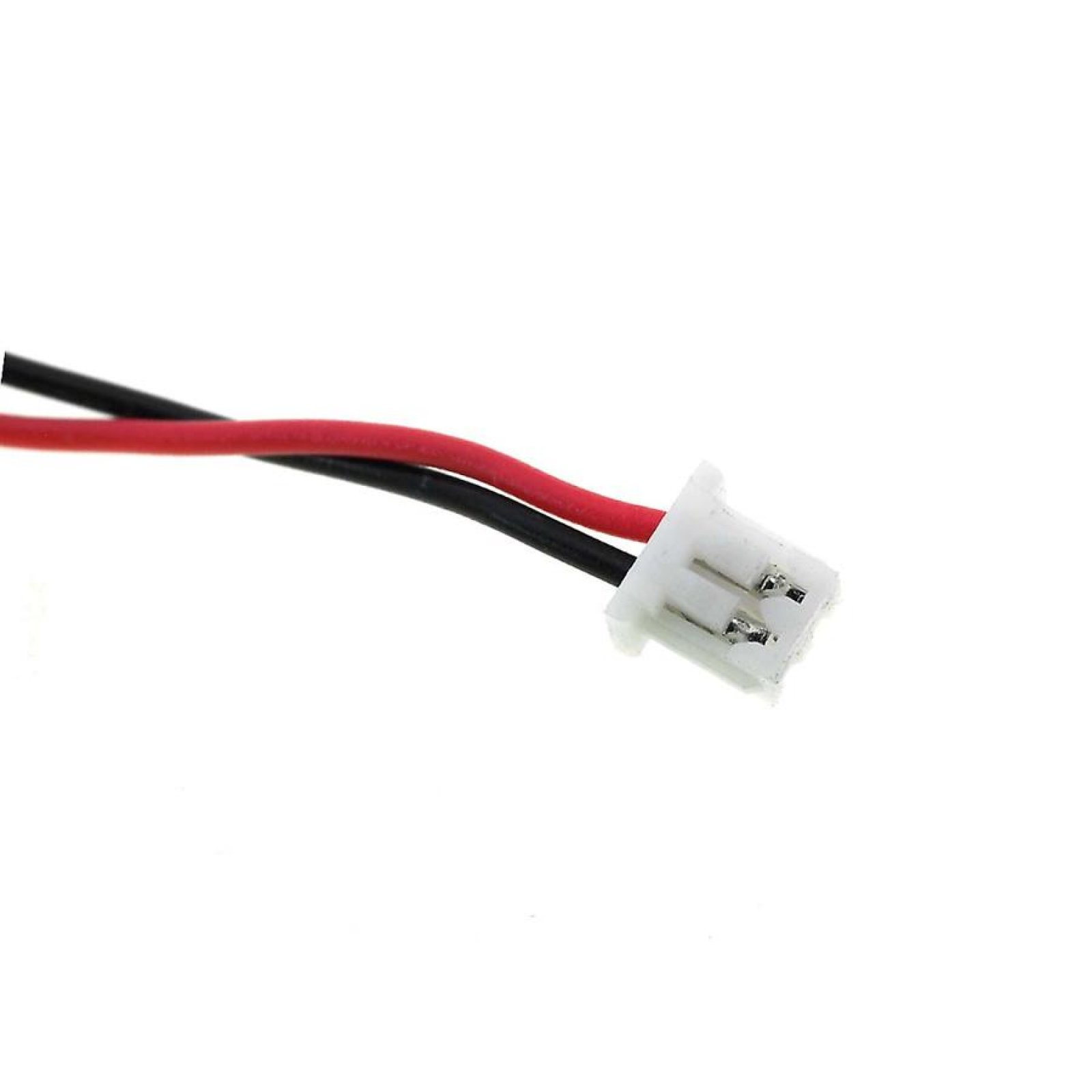 Conector blanco con cables rojo y negro. Los cables se conectan al conector sobre fondo blanco.