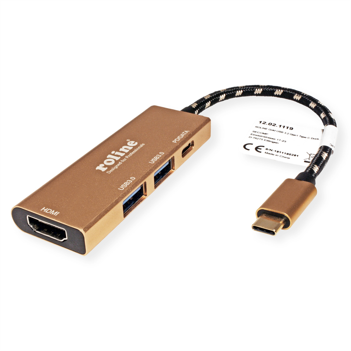 Gouden USB-C hub met HDMI en USB 3.0 poorten. Label bovenop. Witte achtergrond.
