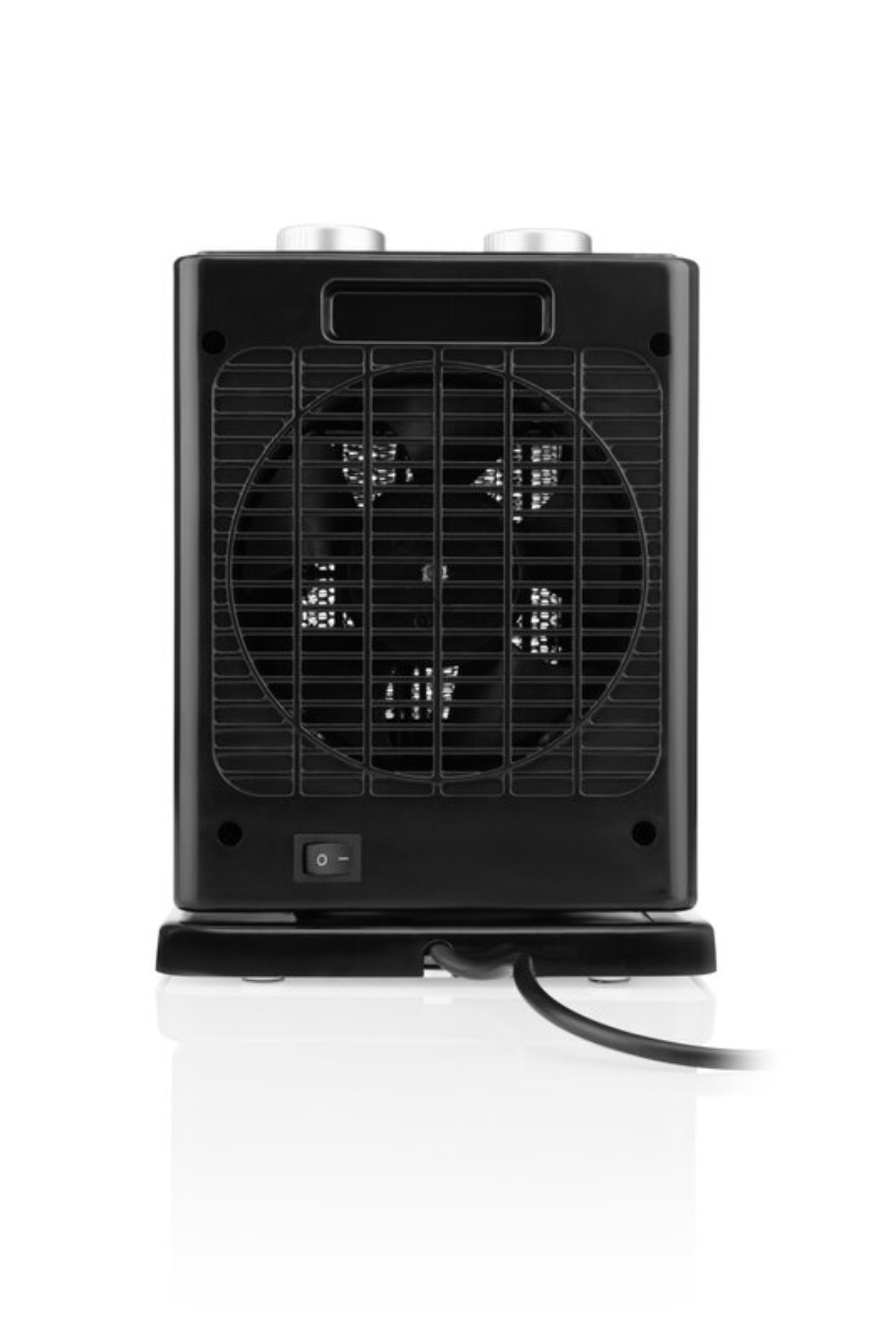 Schwarzer Elektroheizer mit Ventilator und Netzschalter, von hinten gesehen, auf weißem Hintergrund.