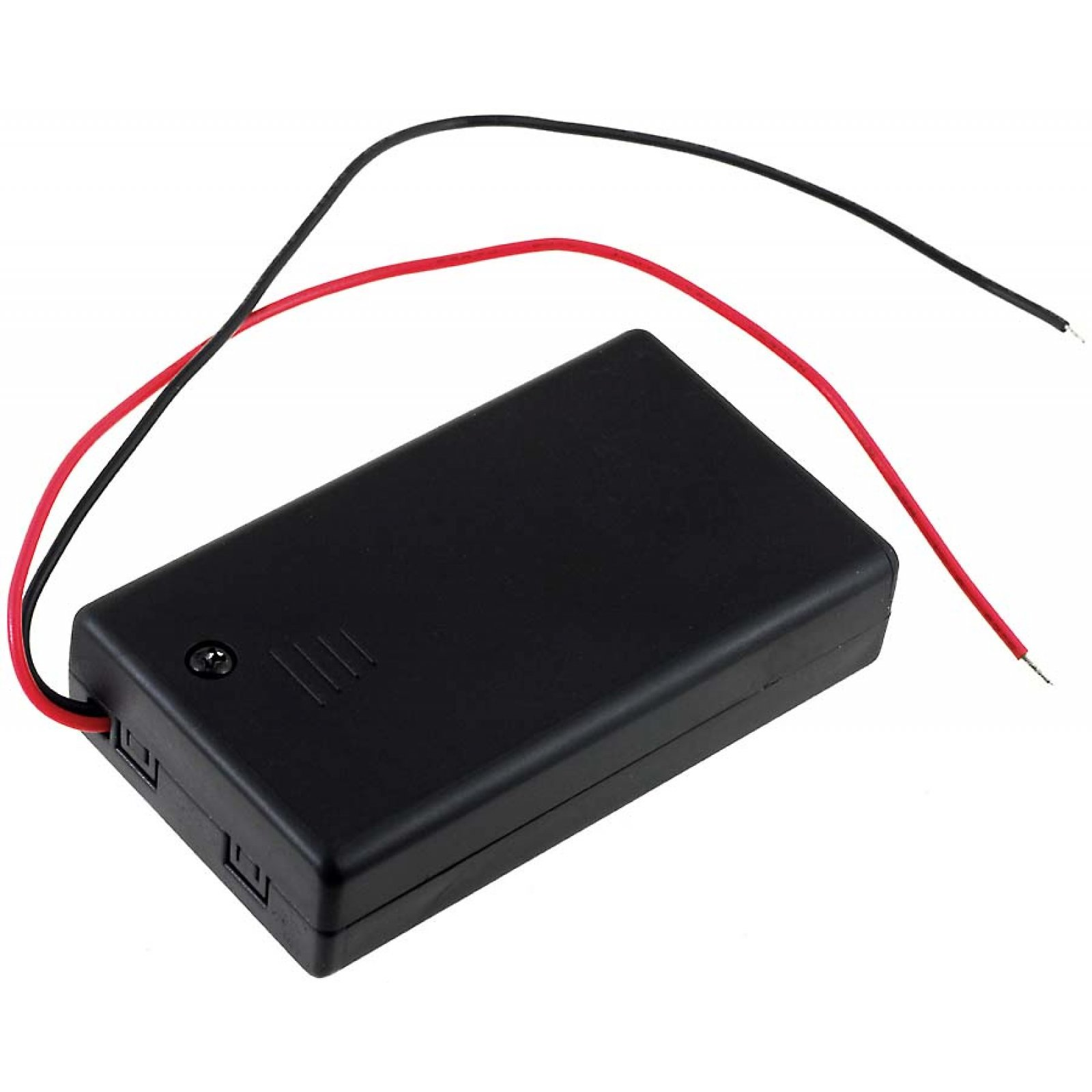 Caja de plástico rectangular negra con cables rojos y negros adjuntos. Está sobre una superficie blanca.