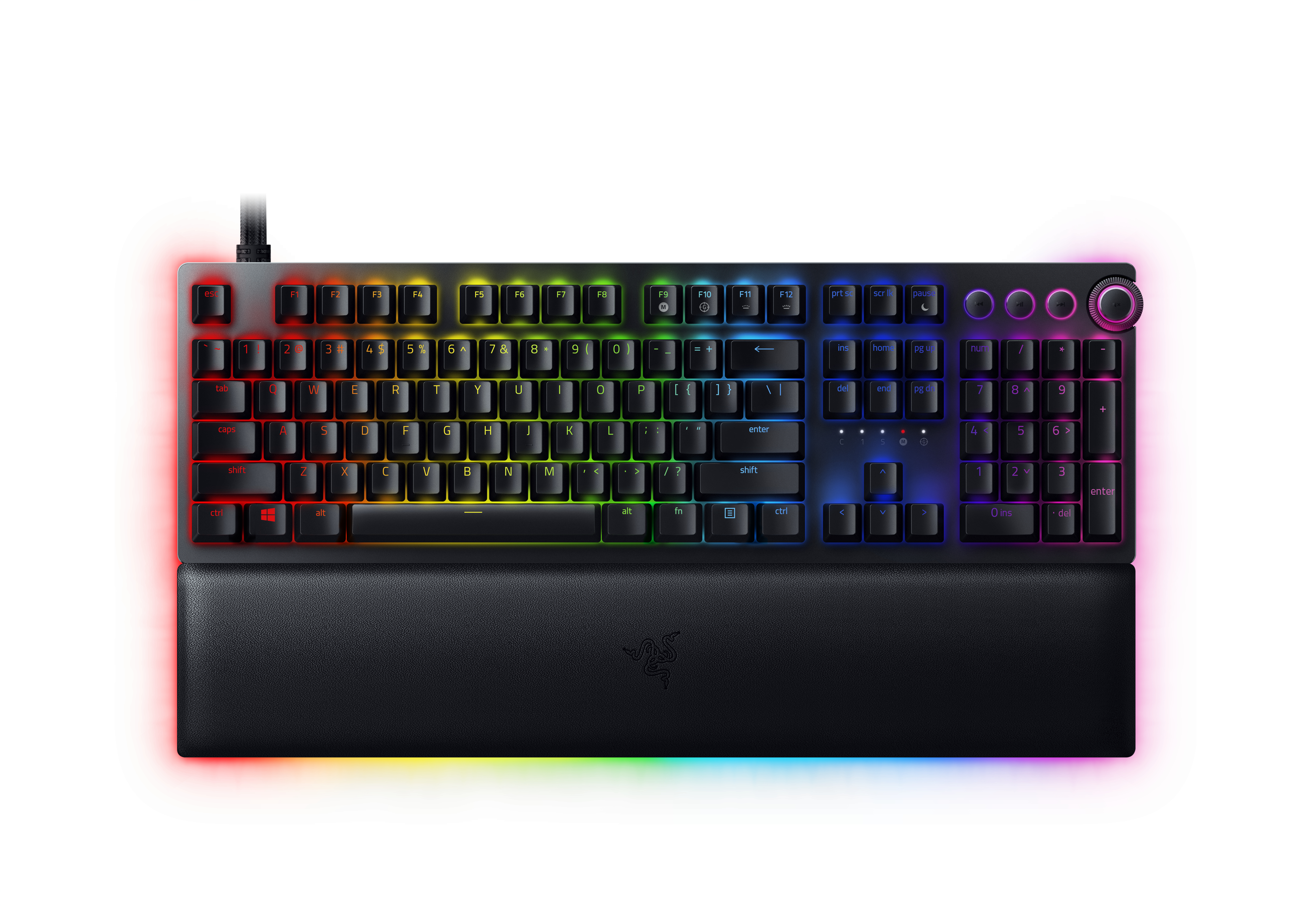 Schwarze Tastatur mit bunten Tasten und Handballenauflage. Sie liegt auf weißem Untergrund.