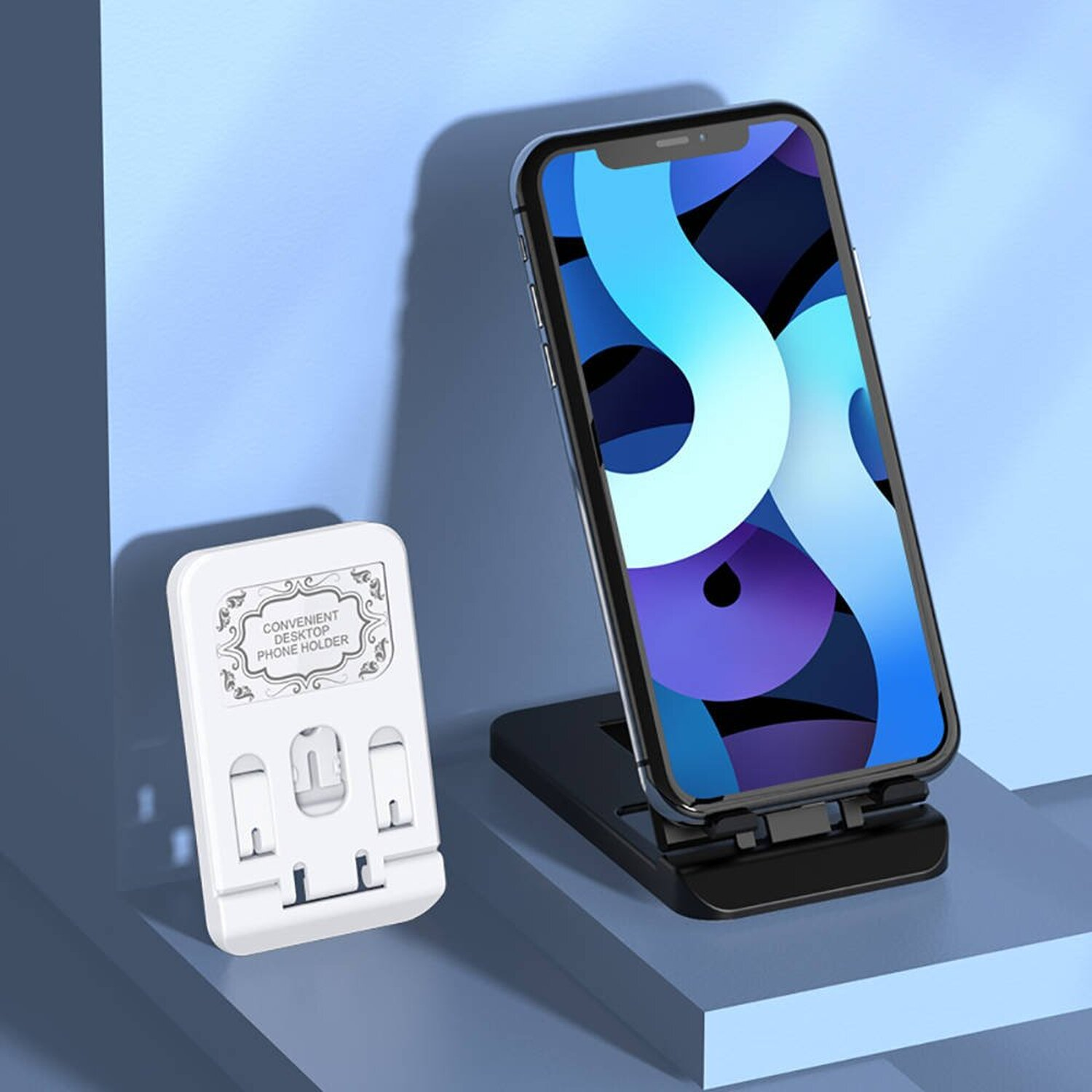 Zwei Telefonständer. Einer ist weiß und geschlossen, der andere schwarz und hält ein Telefon. Blauer Hintergrund.