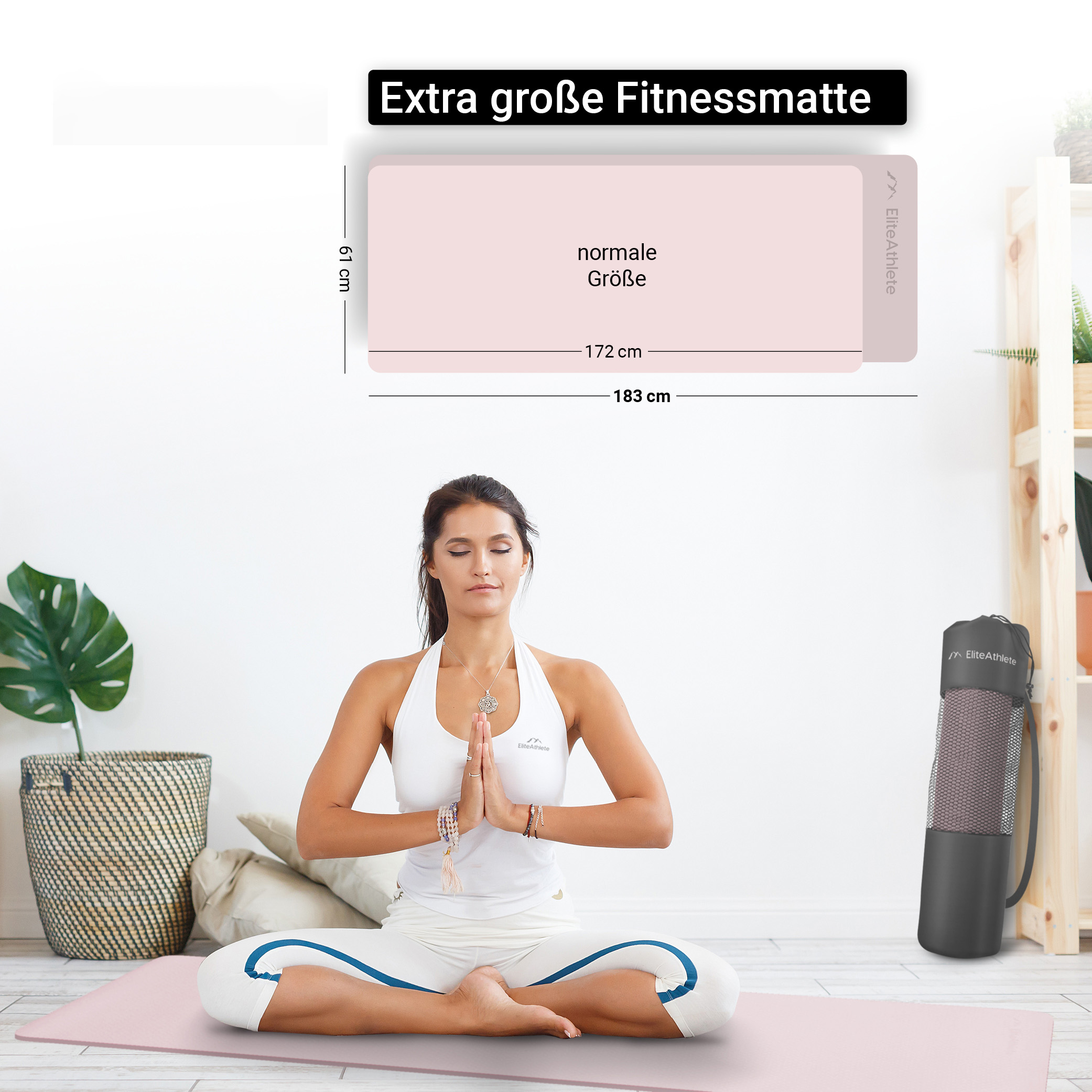 Frau in Yoga-Pose auf rosa Matte, neben einer Taschenmatte.