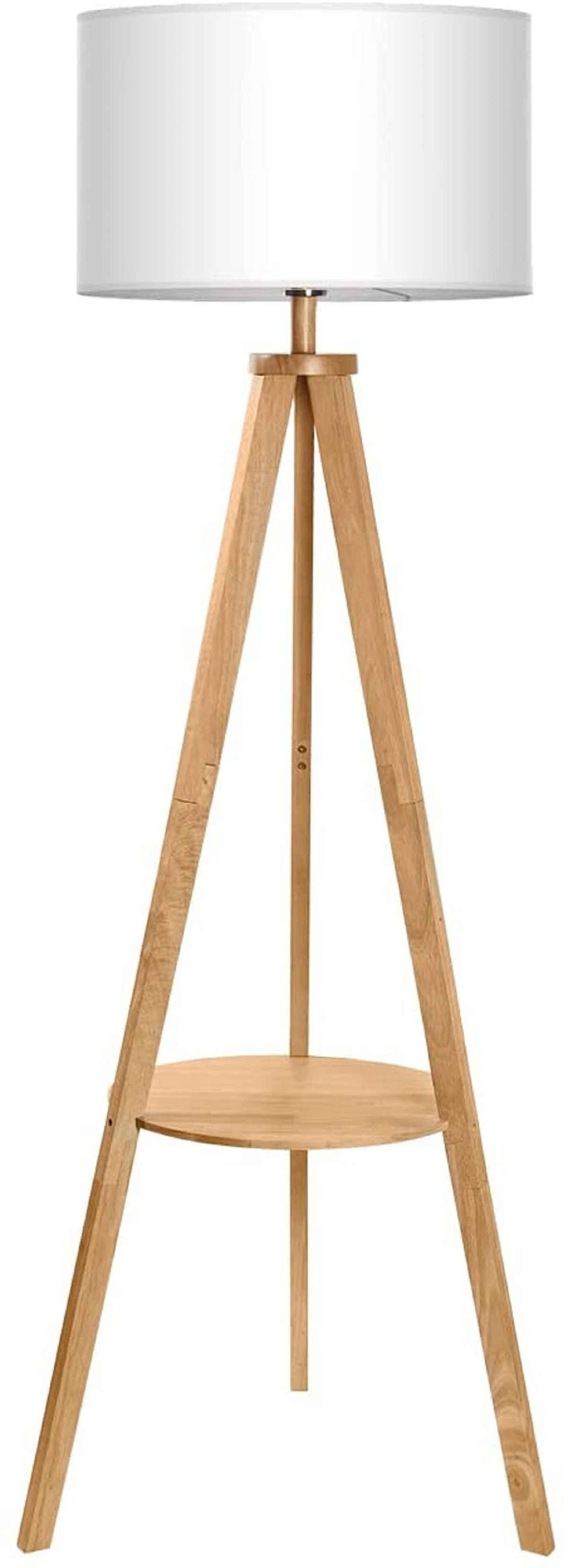 Lampada da terra a treppiede in legno con paralume bianco e mensola in legno.