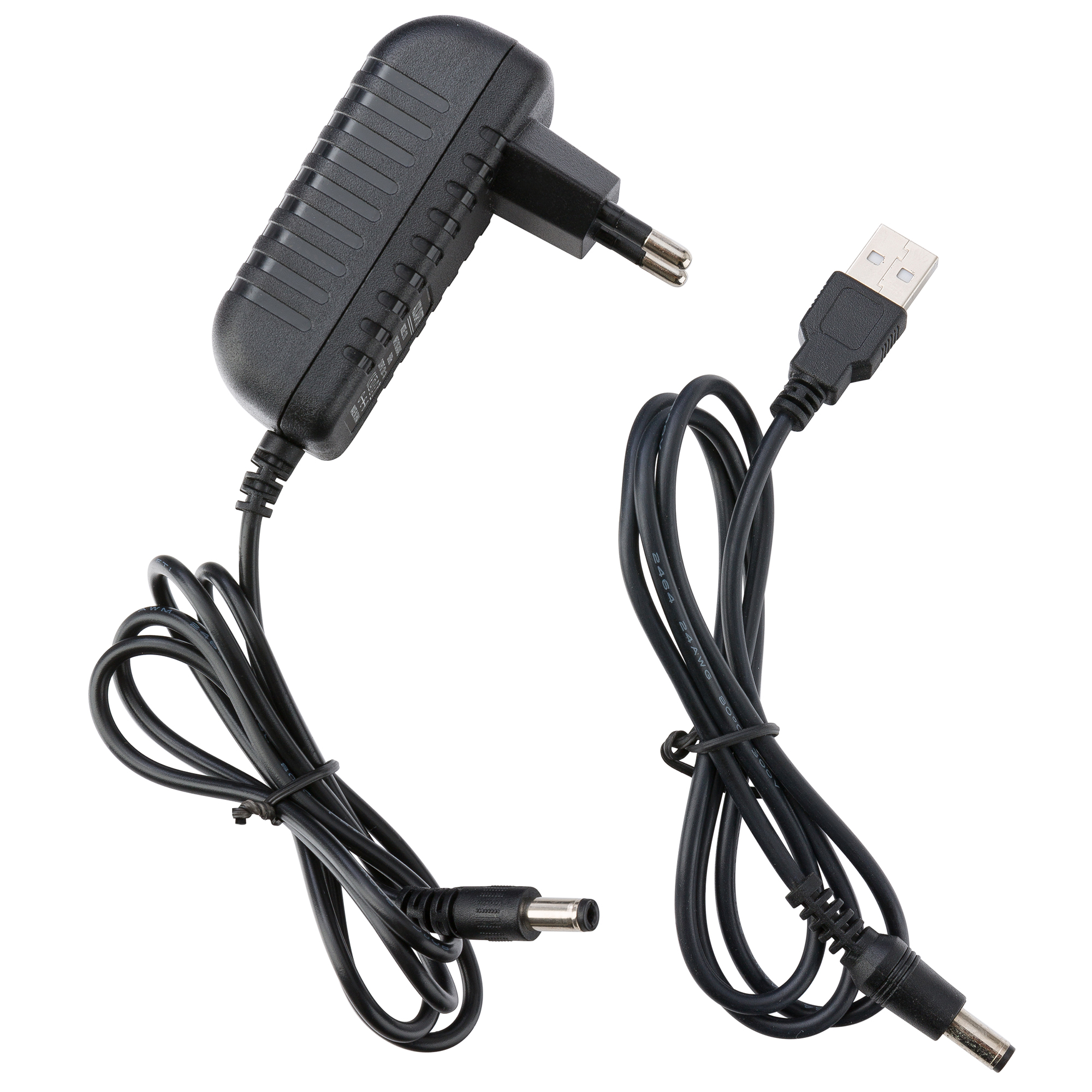 Zwei schwarze Adapter mit DC- und USB-Anschlüssen. Weißer Hintergrund.