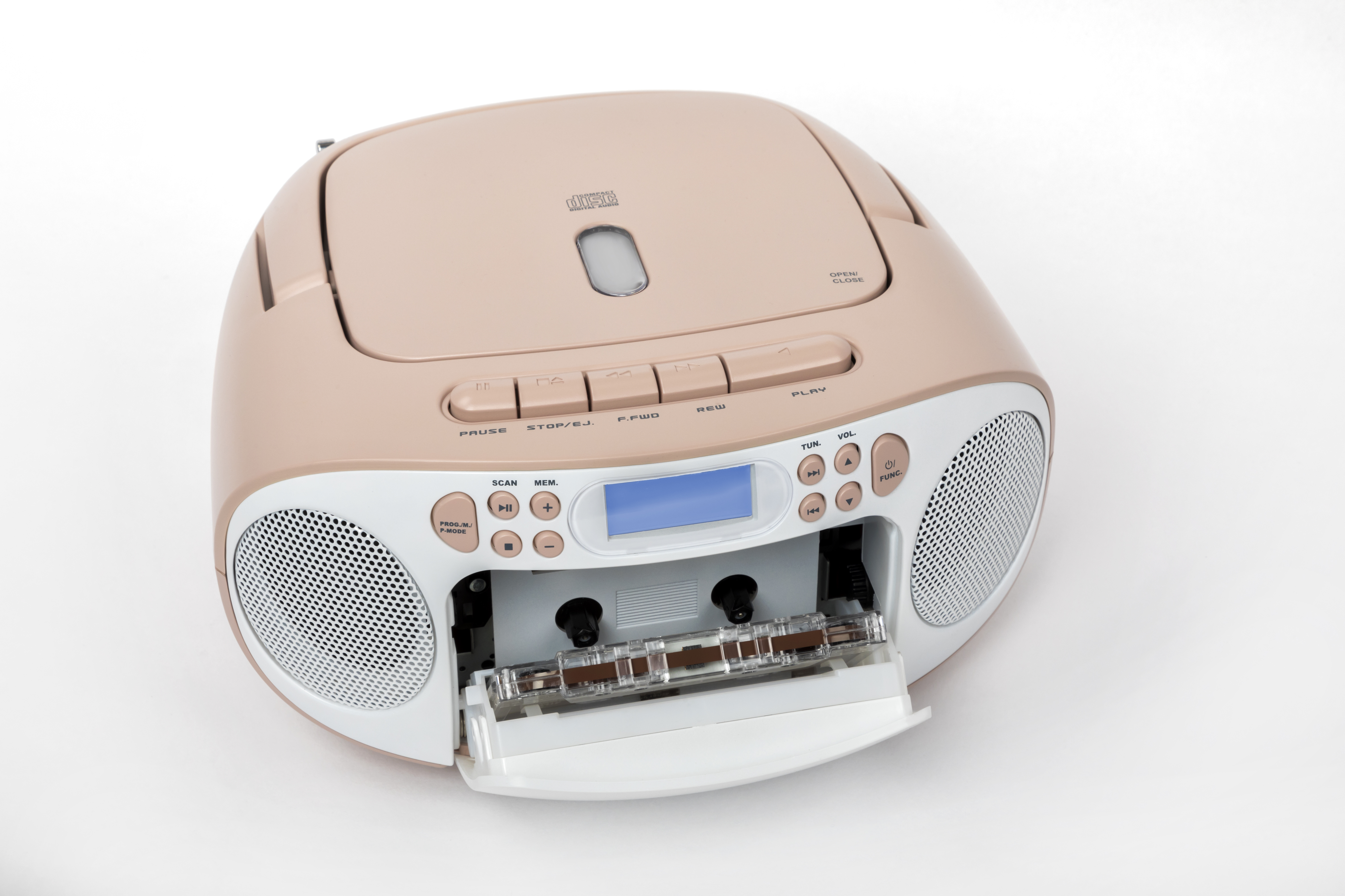 Rosa-weiße Boombox mit offenem Kassettendeck, das das Band zeigt.