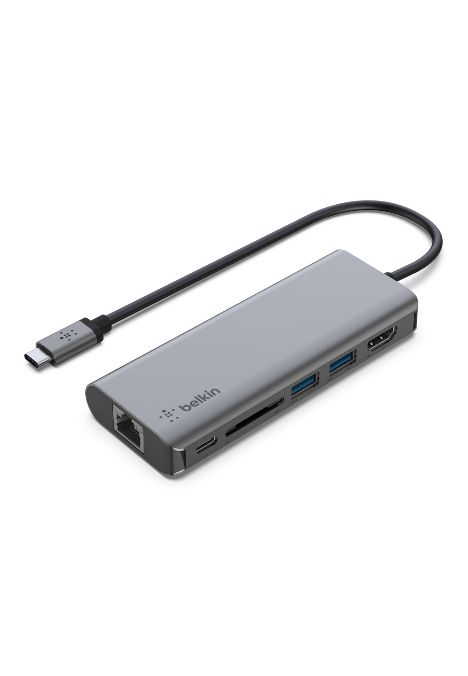 Un concentrador USB-C Belkin plateado con puertos y cable negro, sobre fondo blanco.