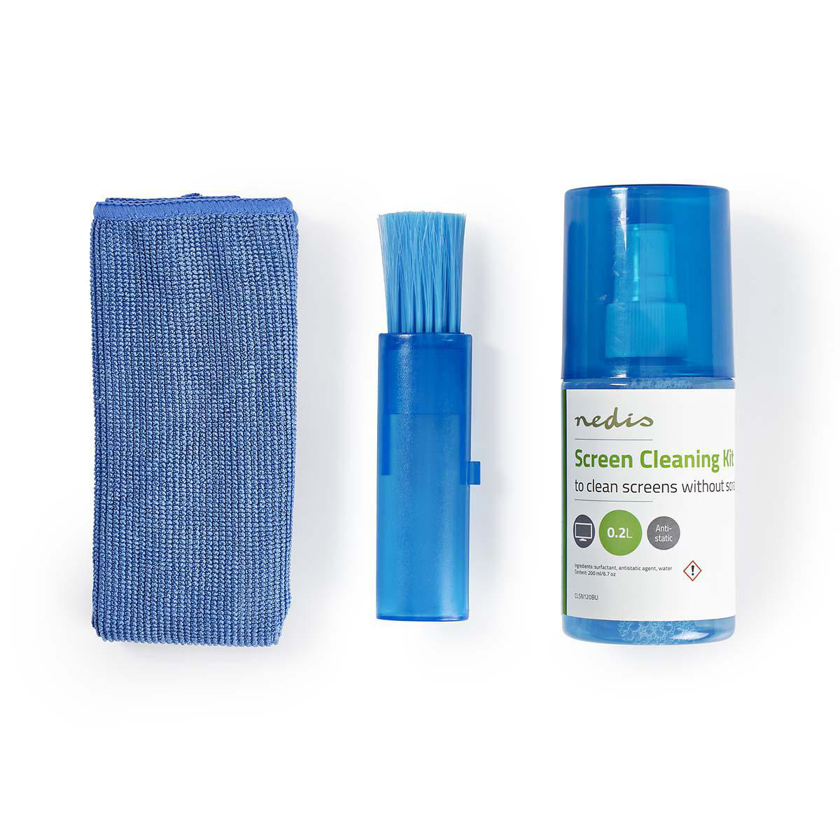 Blaues Reinigungsset, enthält ein Mikrofasertuch, eine Bürste und eine Sprühflasche.