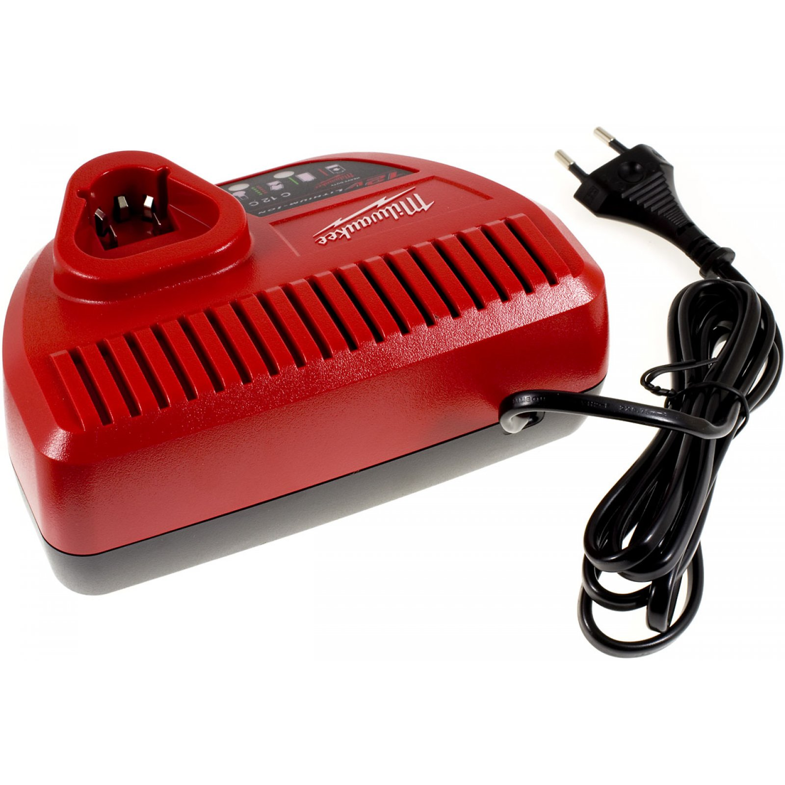 Cargador de batería rojo Milwaukee C12 C con cable de alimentación negro. El cargador tiene una ranura.