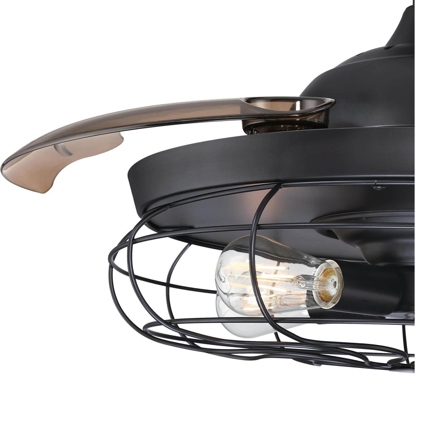Nahaufnahme eines schwarzen Deckenventilators mit Käfig, zwei Glühbirnen und einem Flügel.