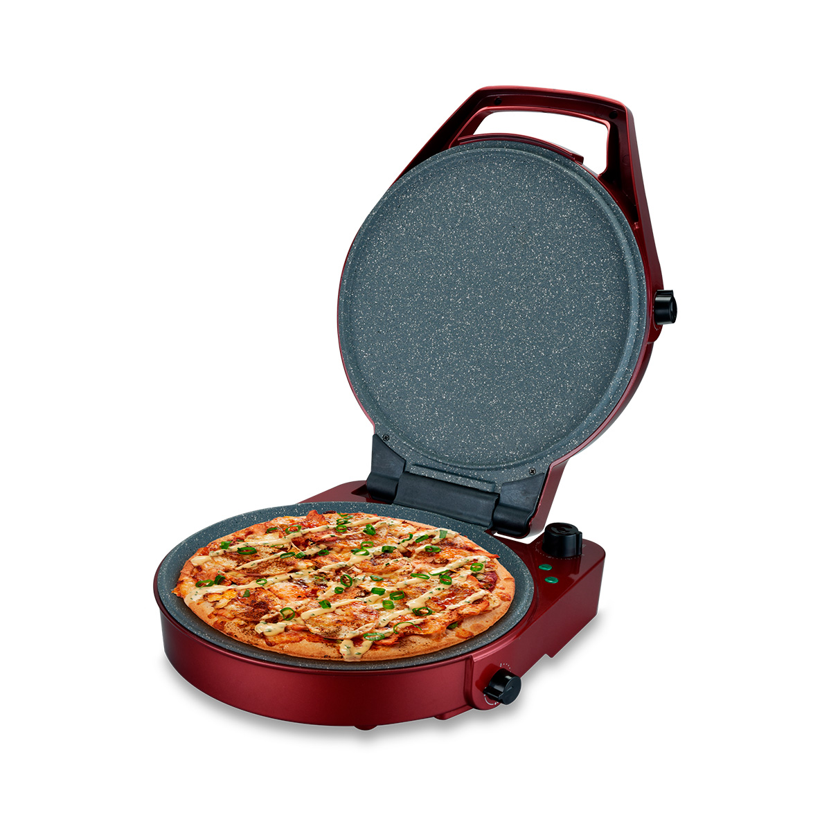 Una máquina de pizza roja abierta con una pizza dentro. La máquina está sobre un fondo blanco.