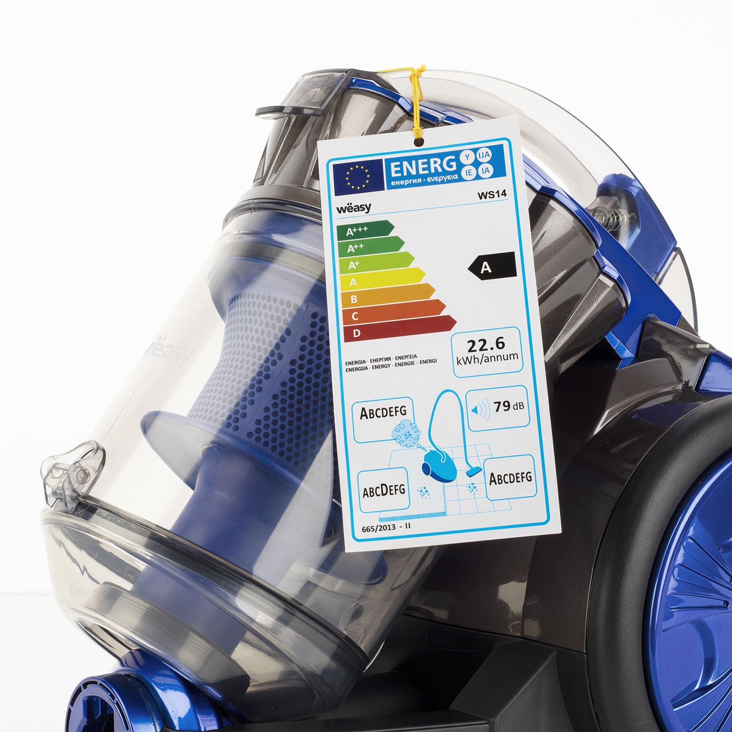 Odkurzacz z dołączoną etykietą energetyczną, szczegóły w kolorze niebieskim i przezroczystym.