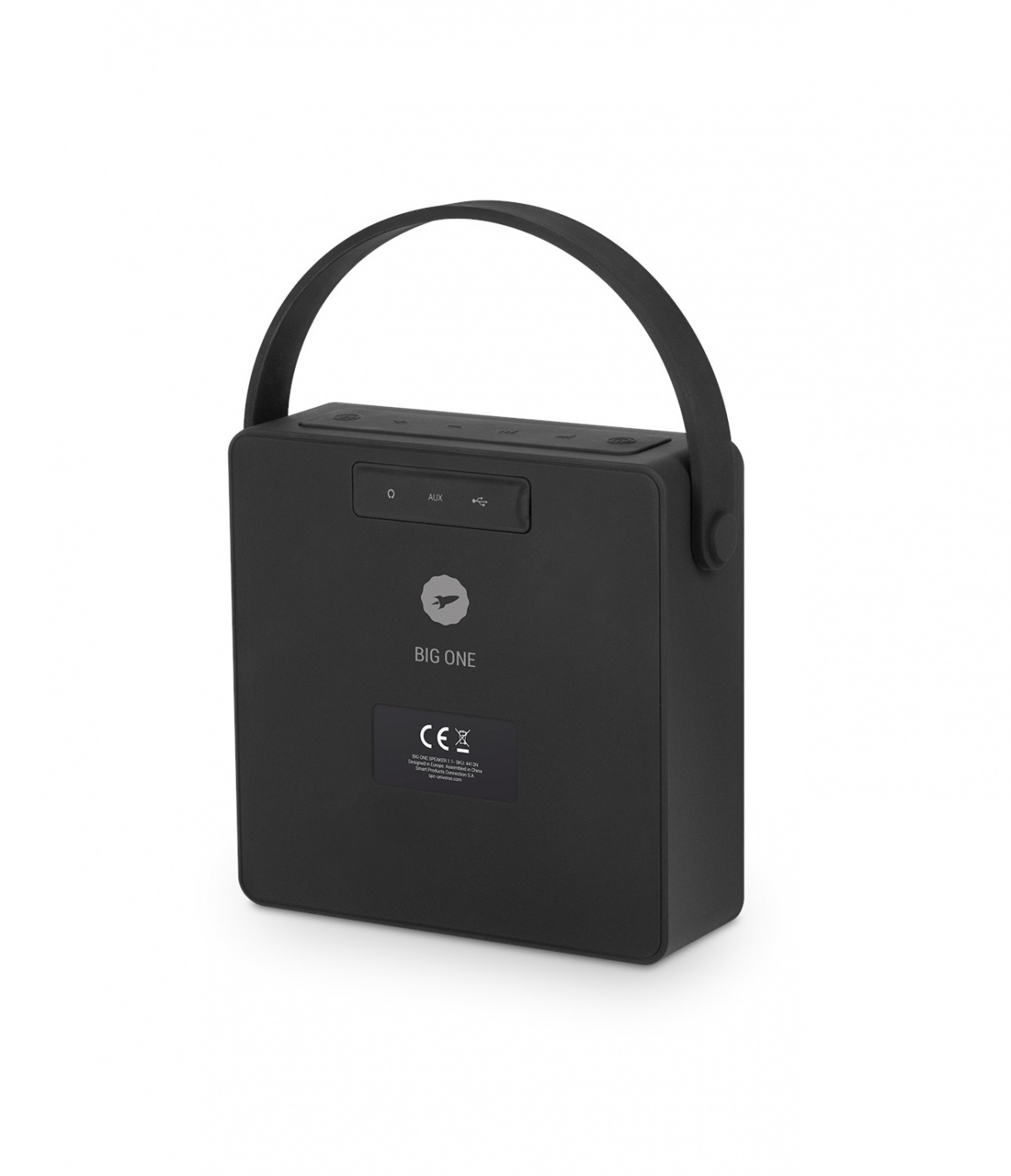 Altavoz portátil negro con asa, la marca es BIG ONE. Tiene puertos AUX y USB.