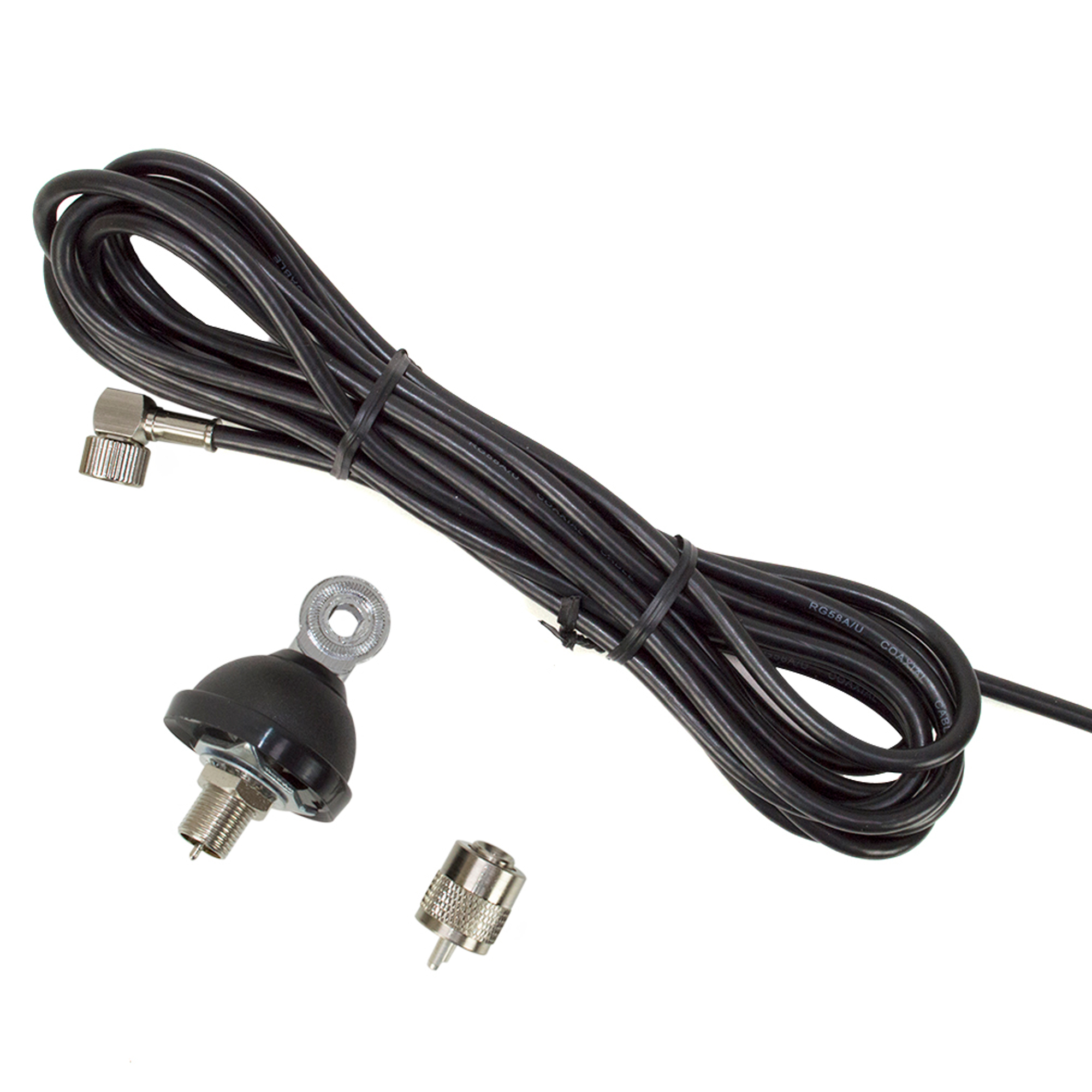 Schwarzes Koaxialkabel mit Anschlüssen, einer Halterung und einem kleinen Adapter. Weißer Hintergrund.