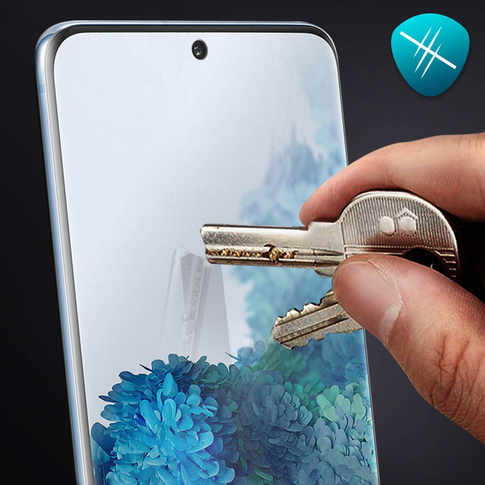 Una mano tiene delle chiavi vicino a uno smartphone. Lo schermo ha un design floreale. Un logo è nell'angolo in alto a destra.