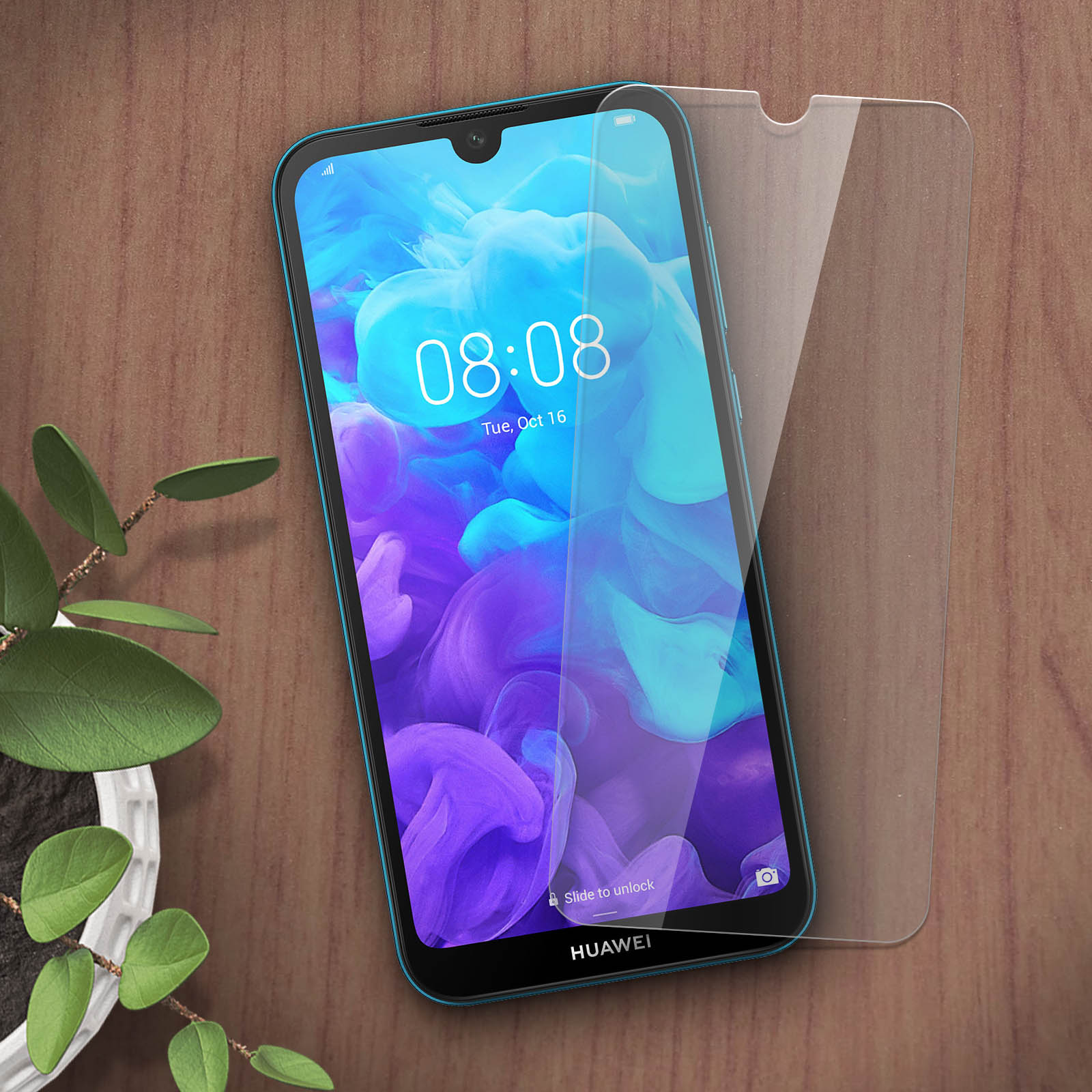 Un smartphone avec un protecteur d'écran appliqué. Affiche l'heure, les détails du téléphone et le protecteur.