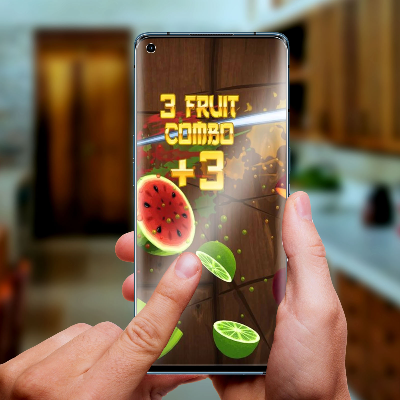 Un telefono con protezione schermo che mostra un gioco. Il gioco mostra angurie e lime.