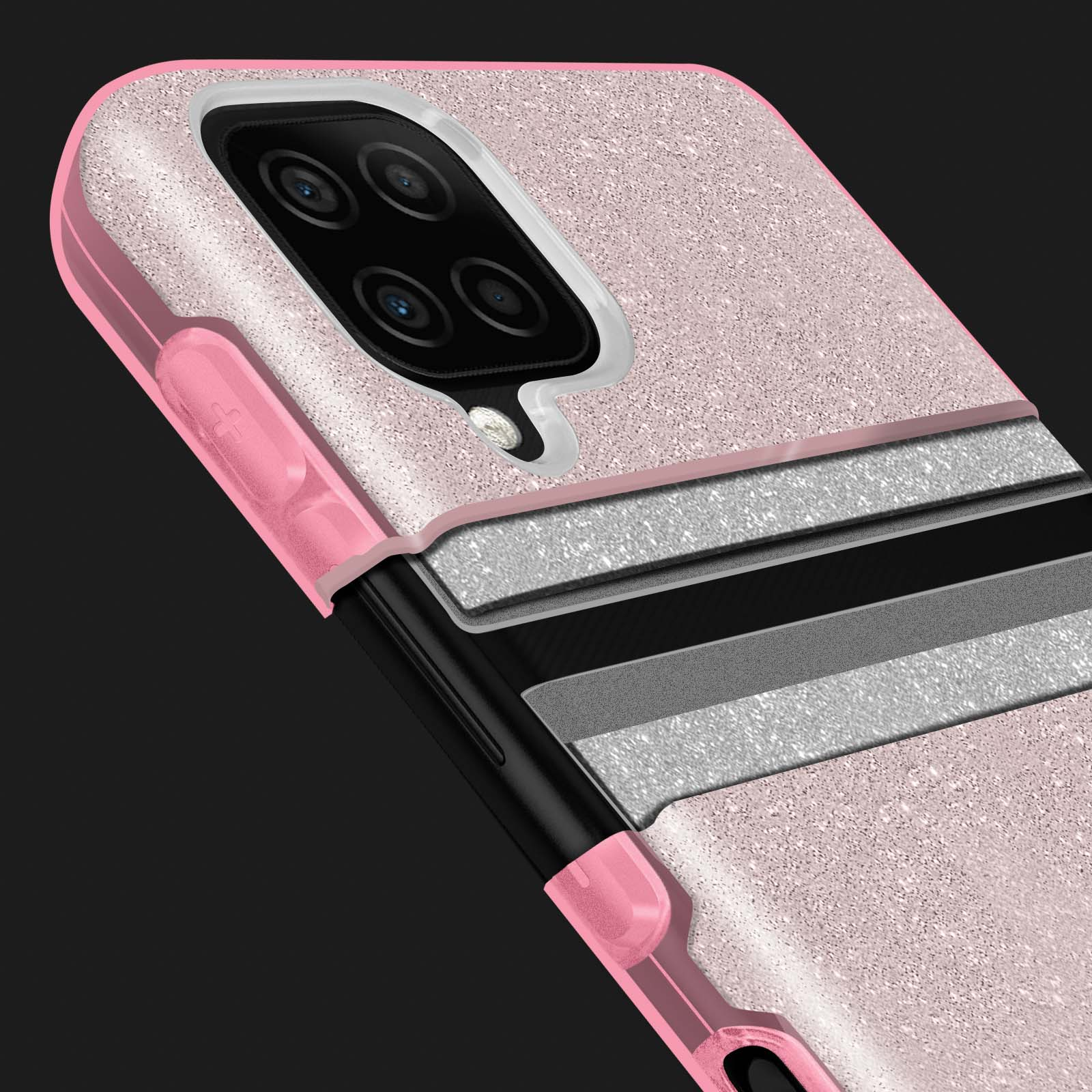 Gros plan sur une coque de téléphone avec des couches de couleurs : rose, argent, noir, argent et rose.