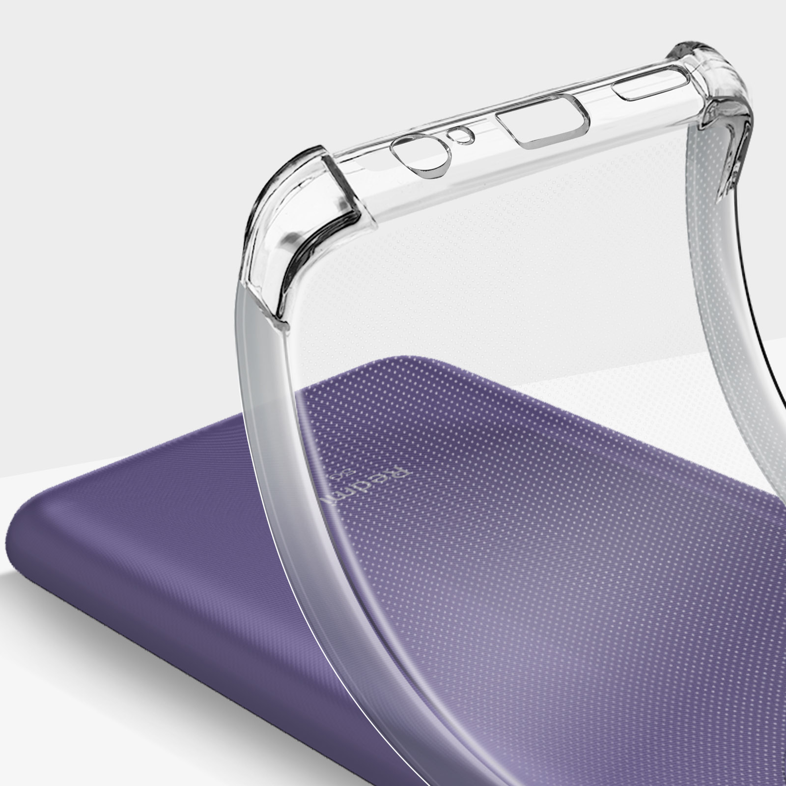 Custodia trasparente su un telefono viola. La custodia è leggermente piegata.