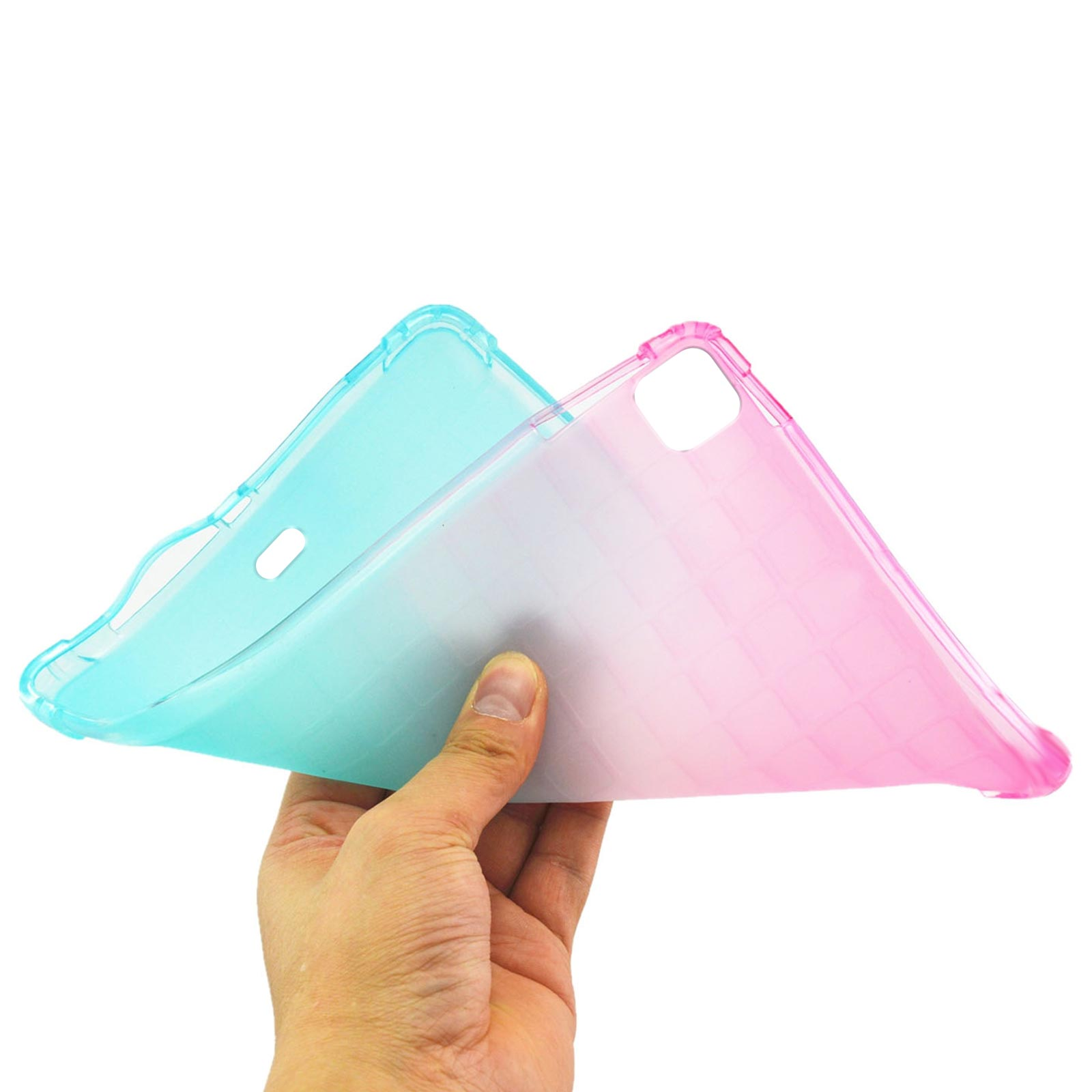 Person hält zwei transparente Handyhüllen, eine blaue, eine rosa, beide mit Gittertextur.