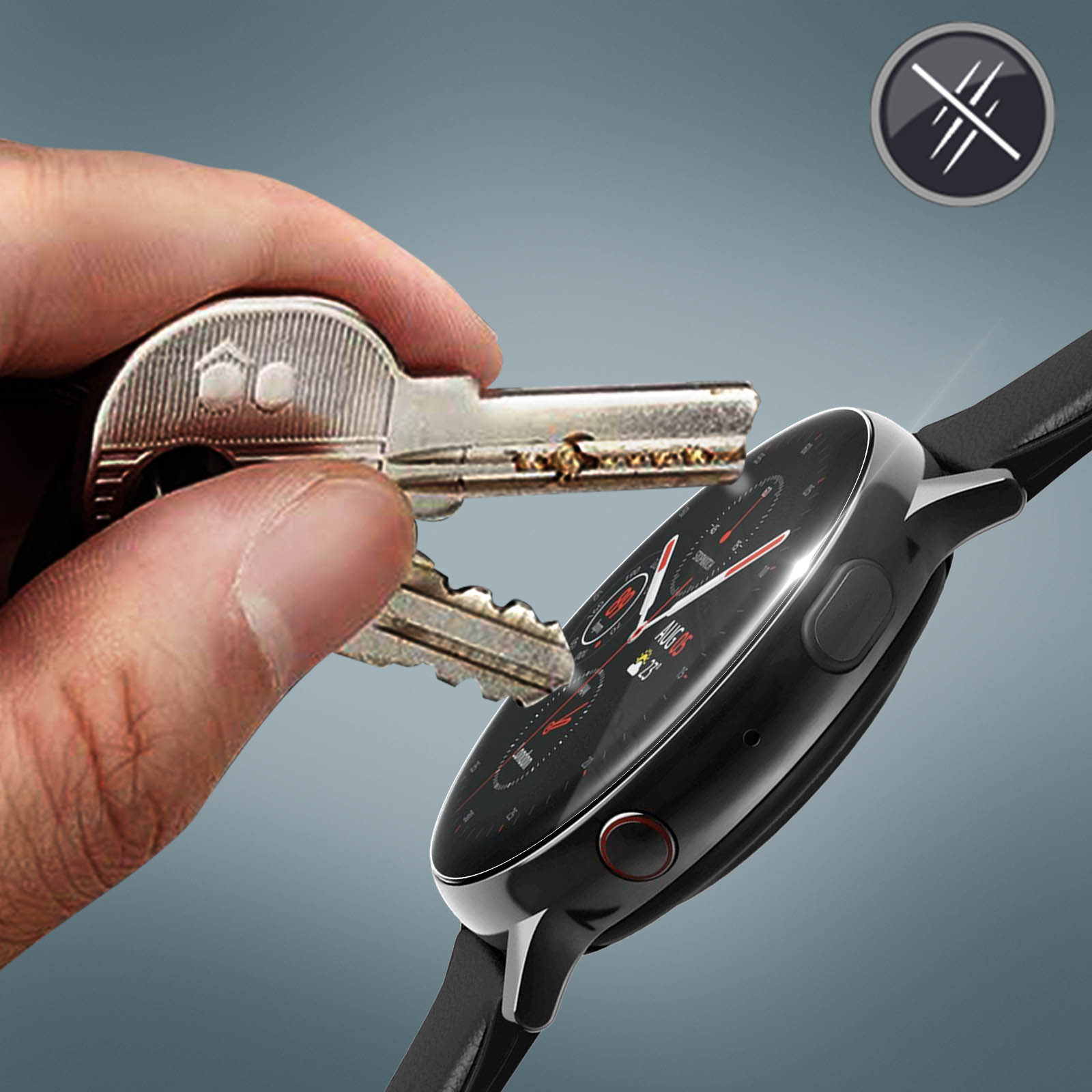 Mano che tiene le chiavi vicino a uno smartwatch nero, che mostra data e ora. Un segnale di divieto è visibile in alto a destra.