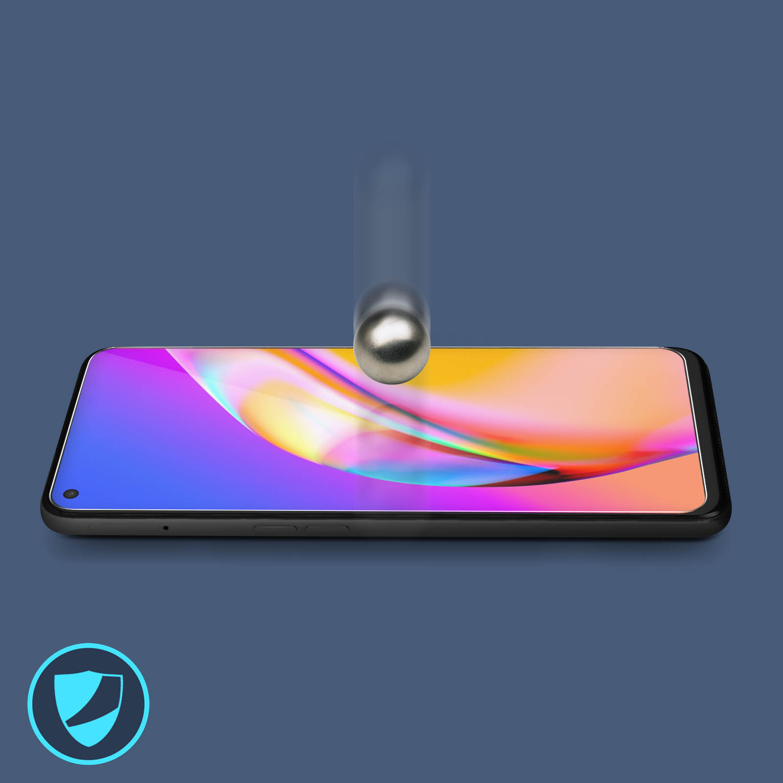Een telefoon met een schermbeschermer. Een bal raakt het scherm. Blauwe achtergrond.