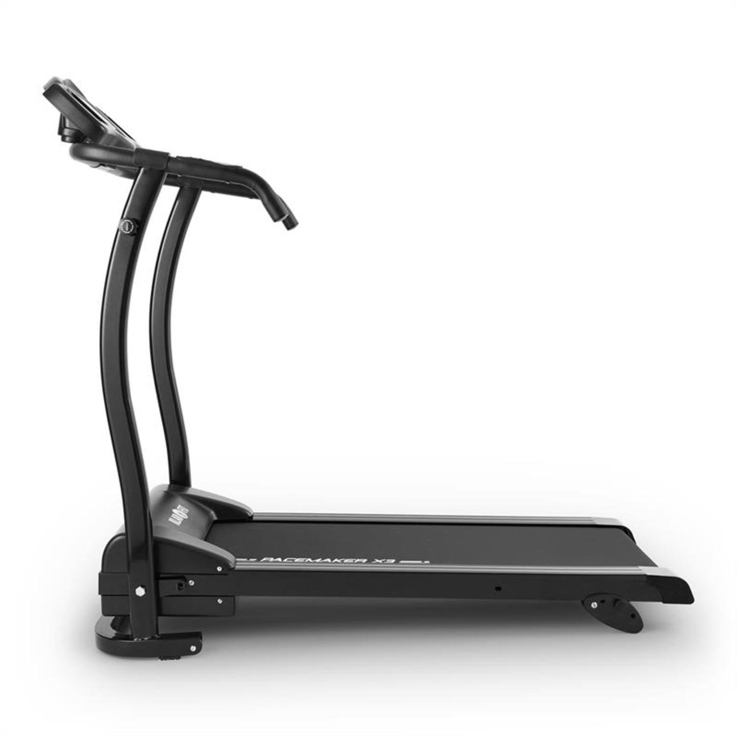 Cinta de correr negra sobre fondo blanco. Tiene pantalla, manijas y superficie para correr.