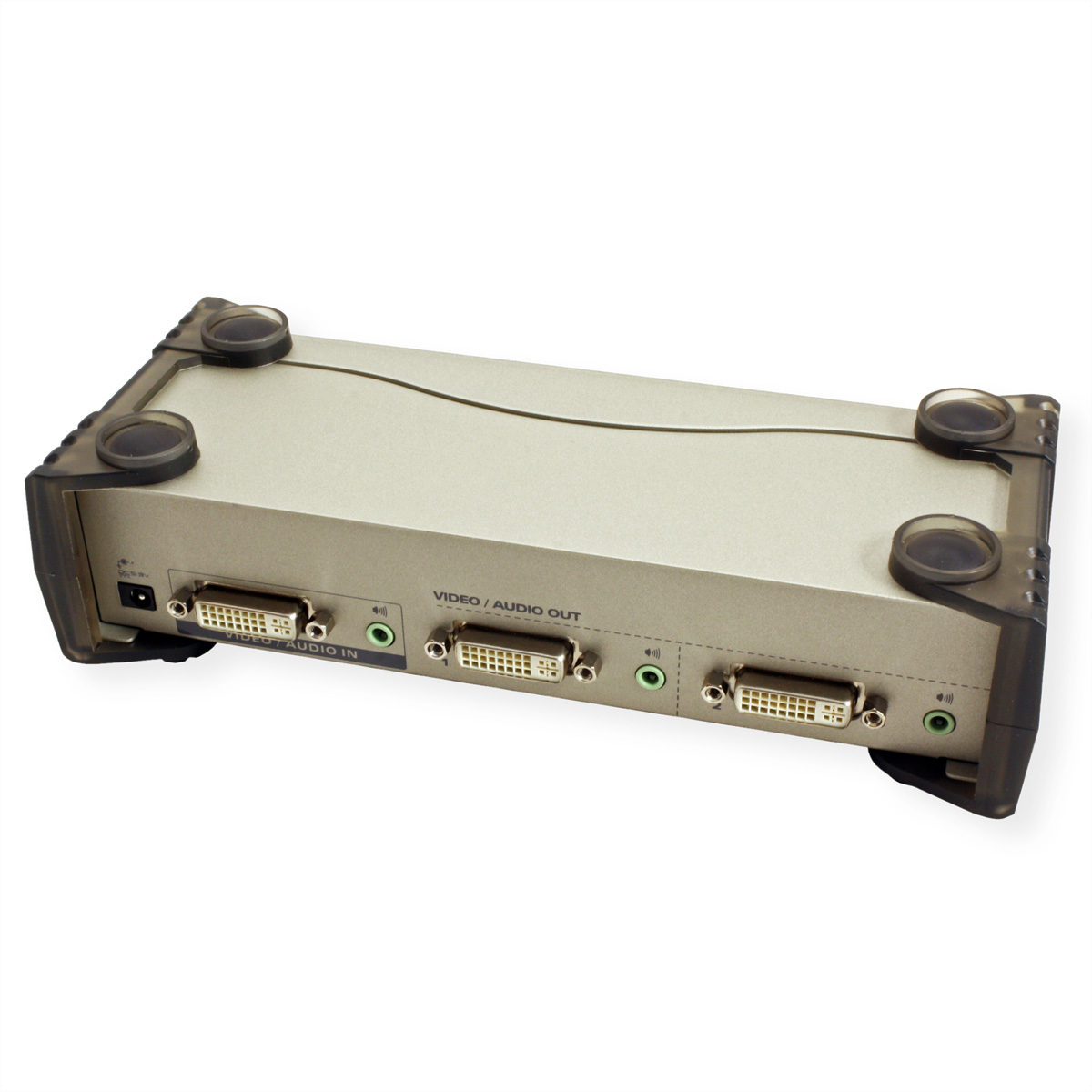 Silberner Audio-/Video-Splitter mit mehreren Anschlüssen und Gummifüßen.