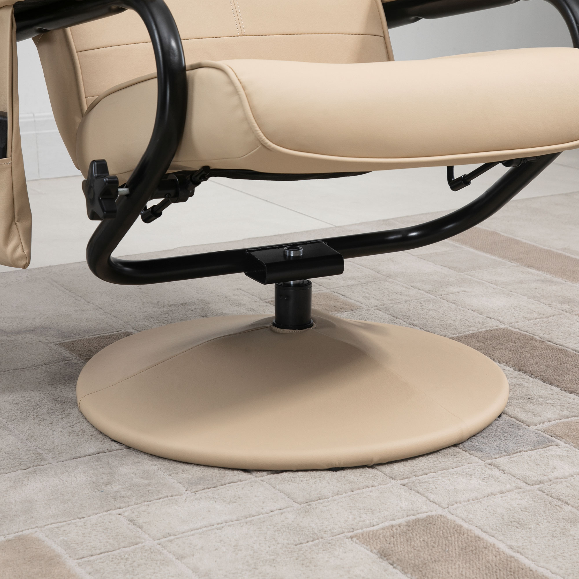 Base de silla giratoria beige, marco negro y silla beige.