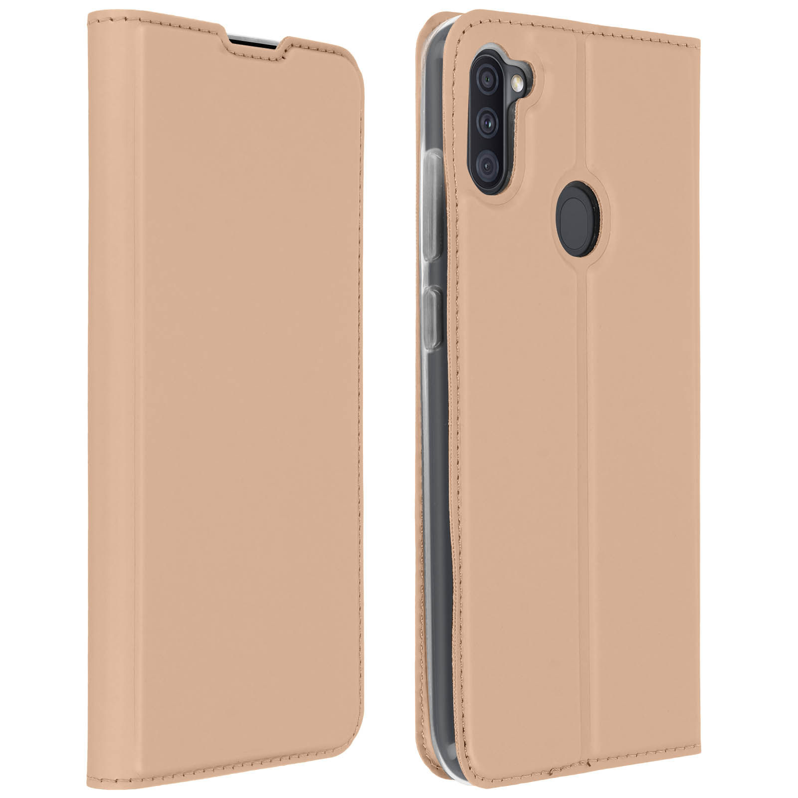 Una custodia per telefono beige. La custodia è chiusa, mostrando il retro di un telefono con tre fotocamere.