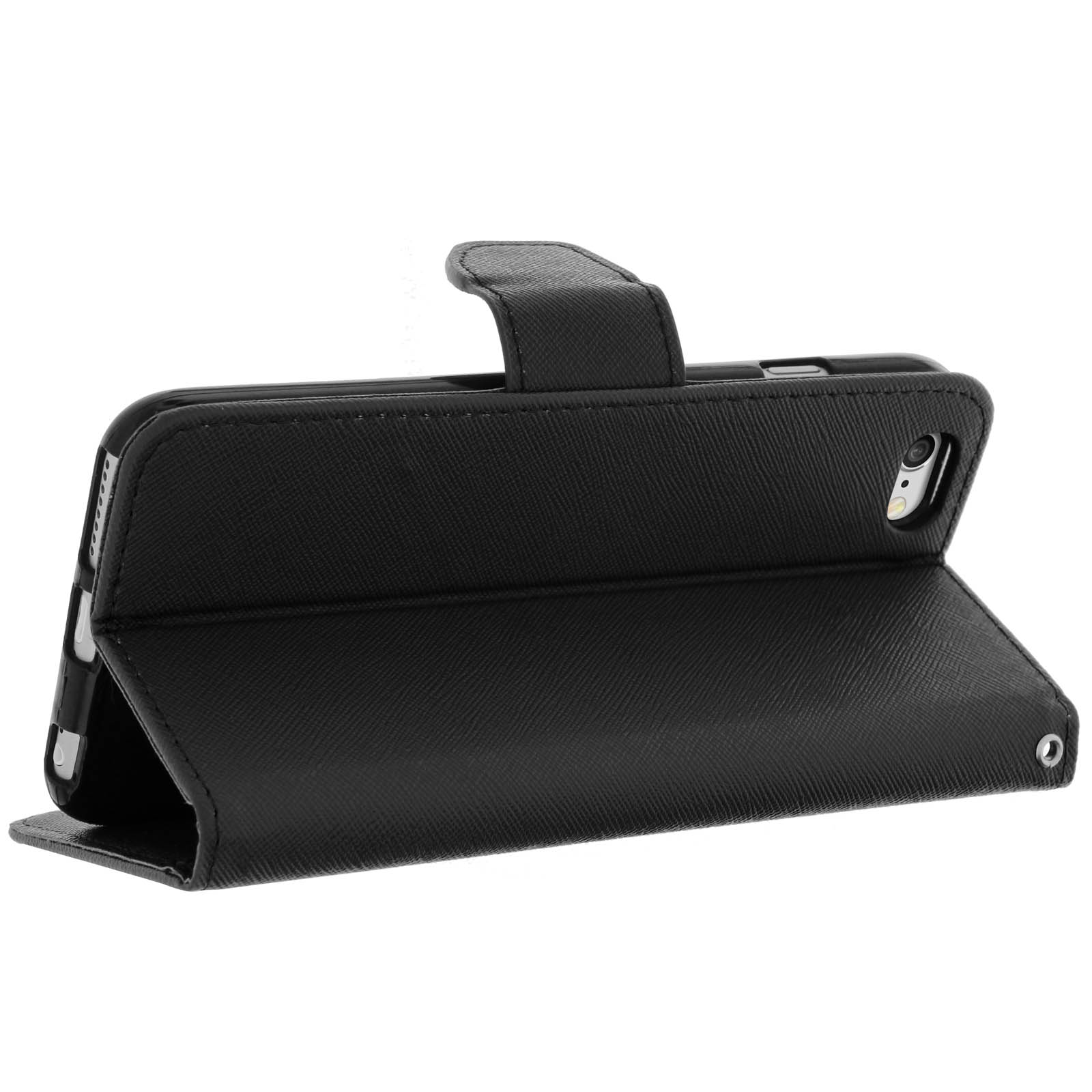 Funda de teléfono de cuero negro, abierta, mostrando el teléfono. Fondo blanco.