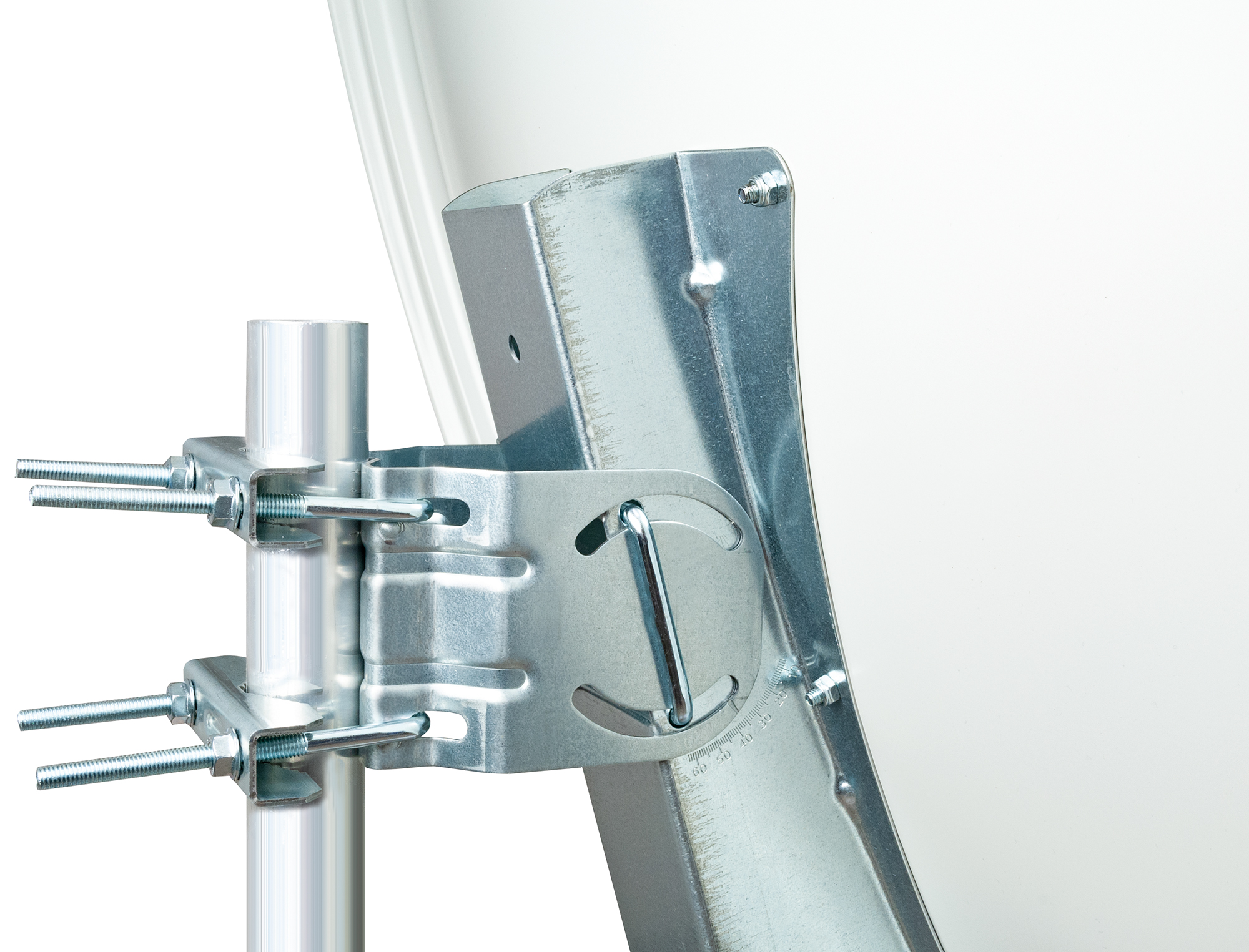 Nahaufnahme einer Satellitenschüsselhalterung aus Metall. Die Halterung besteht aus Metallstangen und einer silbernen Halterung.