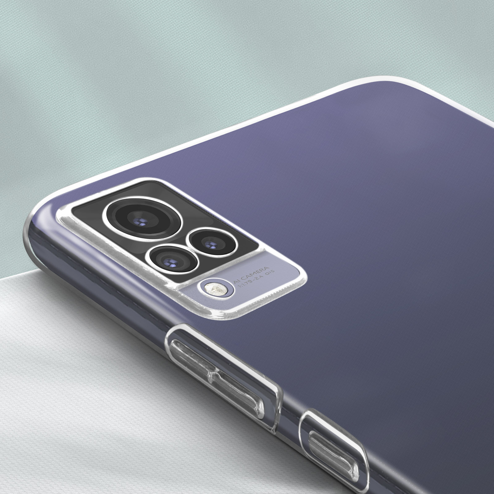 Primo piano del modulo fotocamera e della cover posteriore del telefono, dettagli del design.