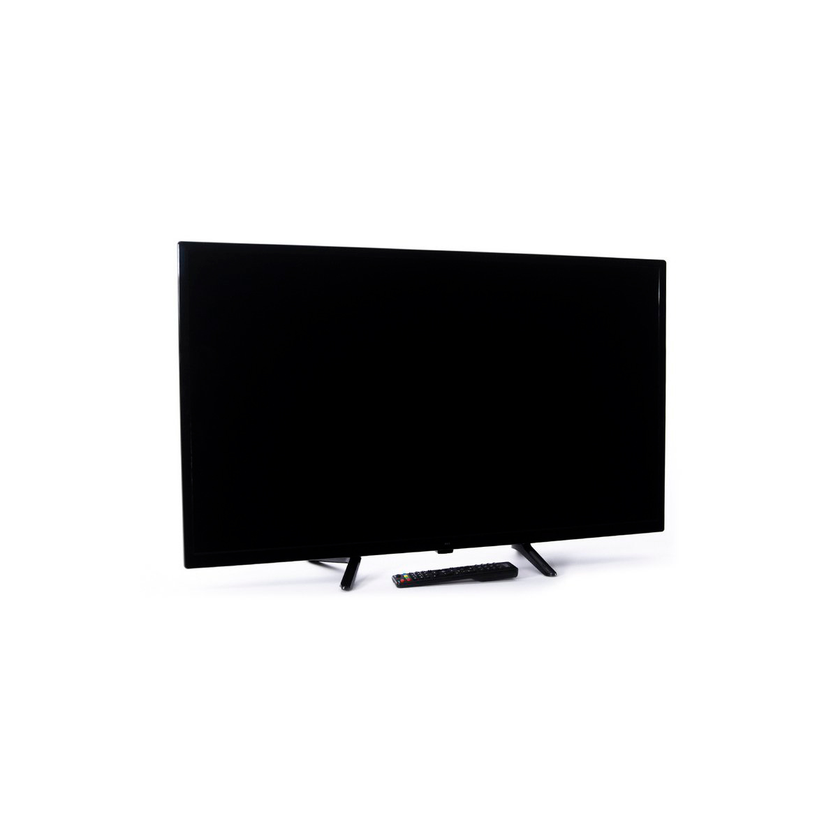 TV a schermo piatto nero su sfondo bianco. Telecomando davanti.