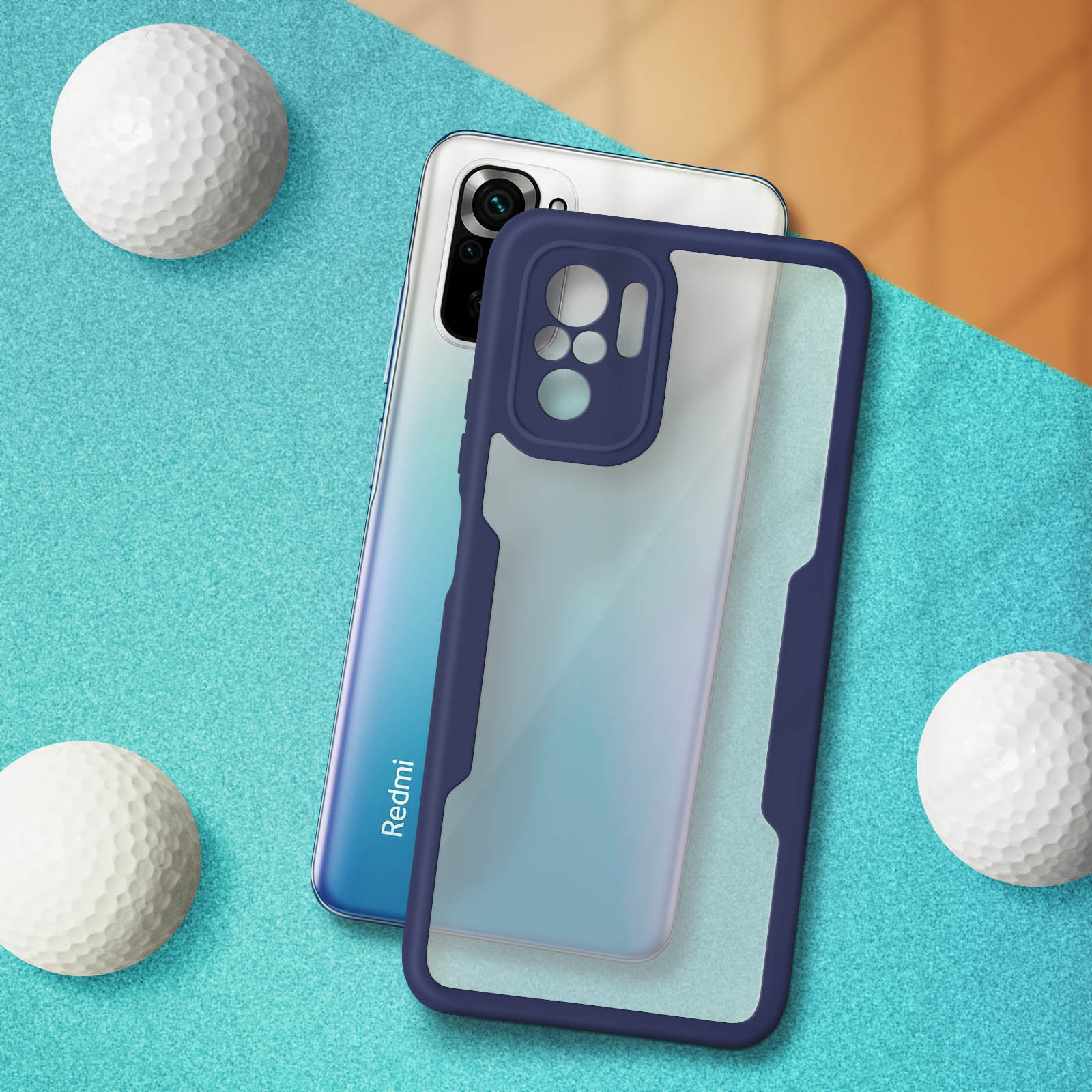 Telefono, custodia e due palline da golf su una superficie turchese. Telefono con logo Redmi.