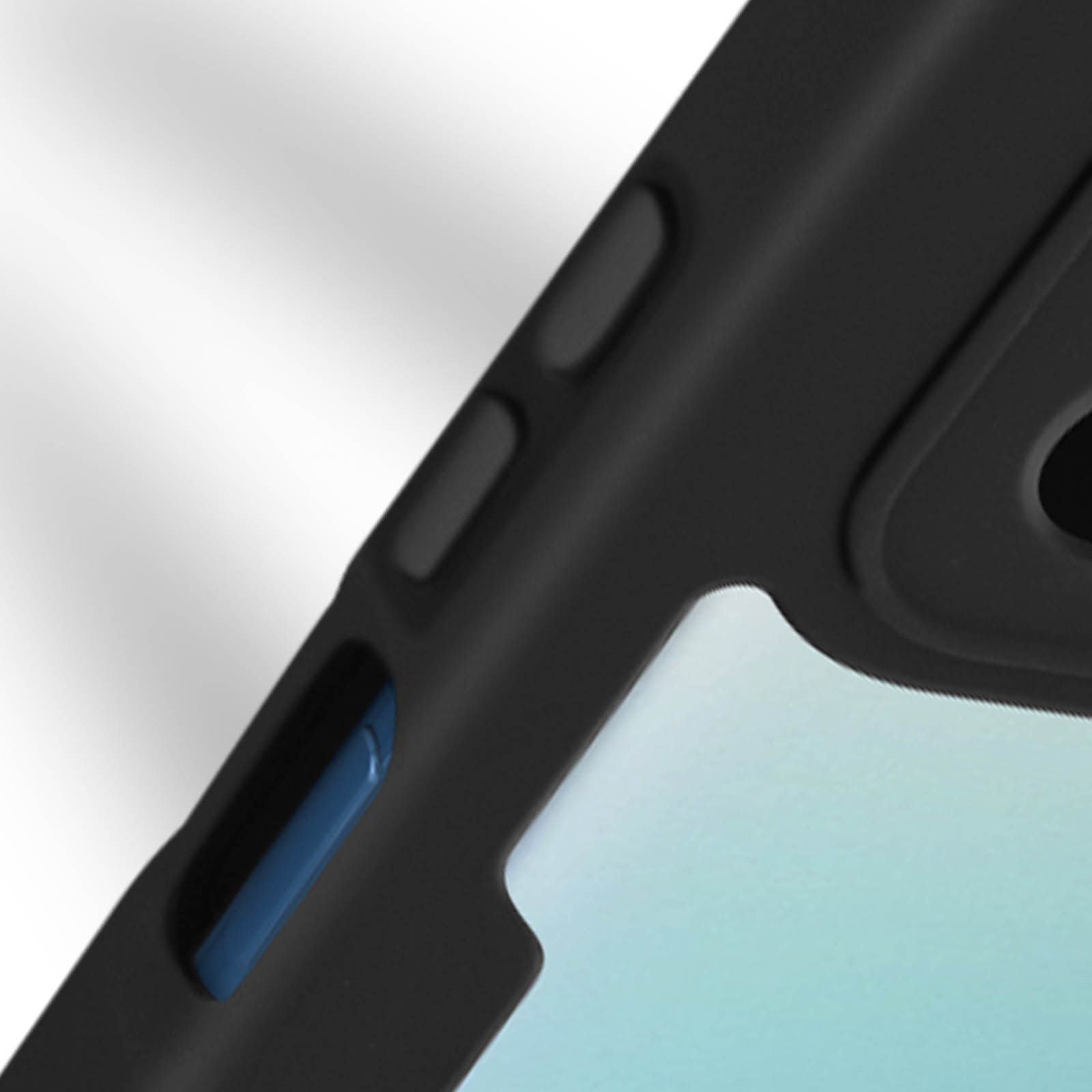 Gros plan du côté d'un téléphone avec étui. Il a des boutons et un détail bleu.